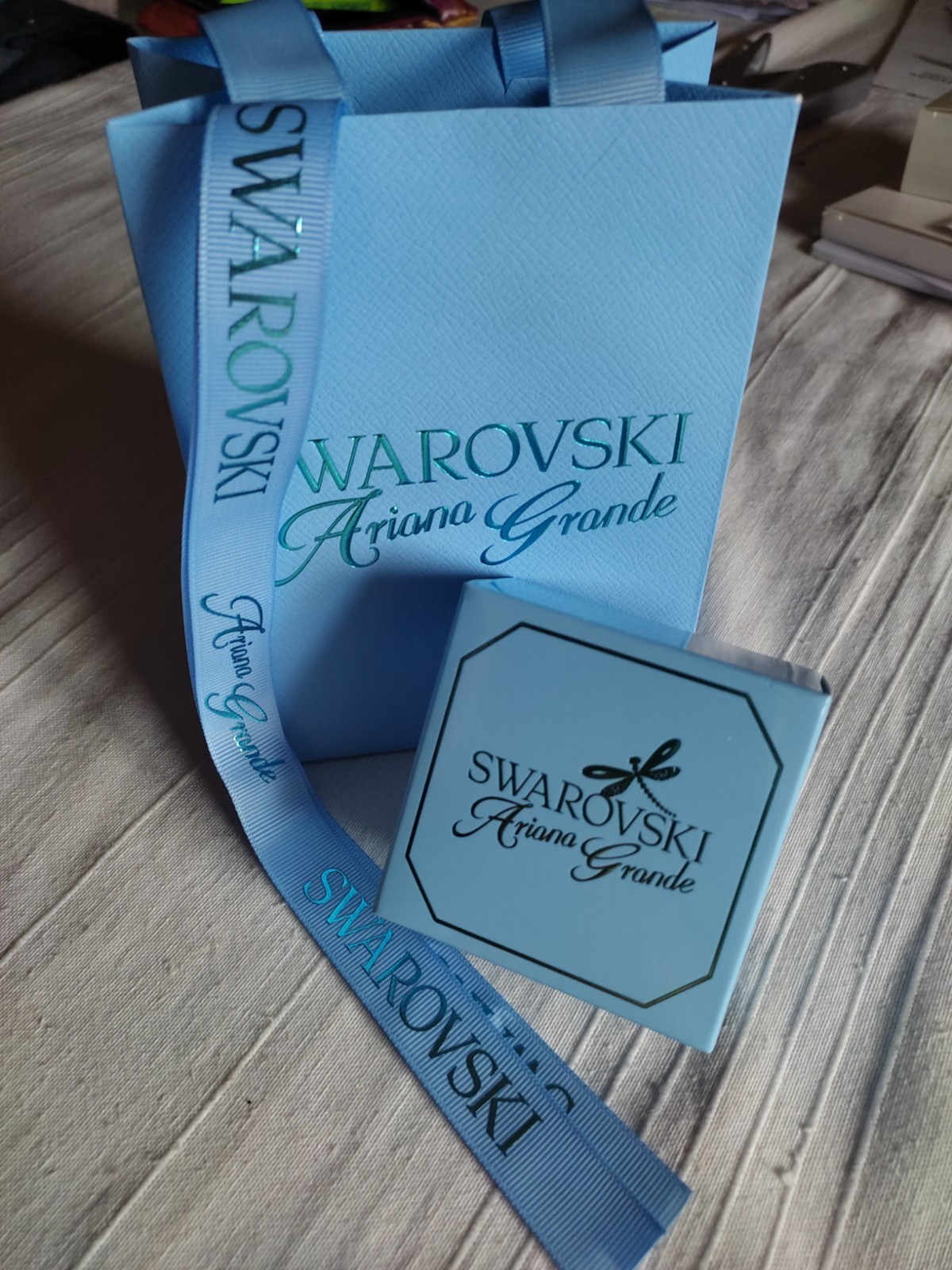 Swarovski By Ariana Grande GWP_Dragonfly Earbuds Pouch #5759596