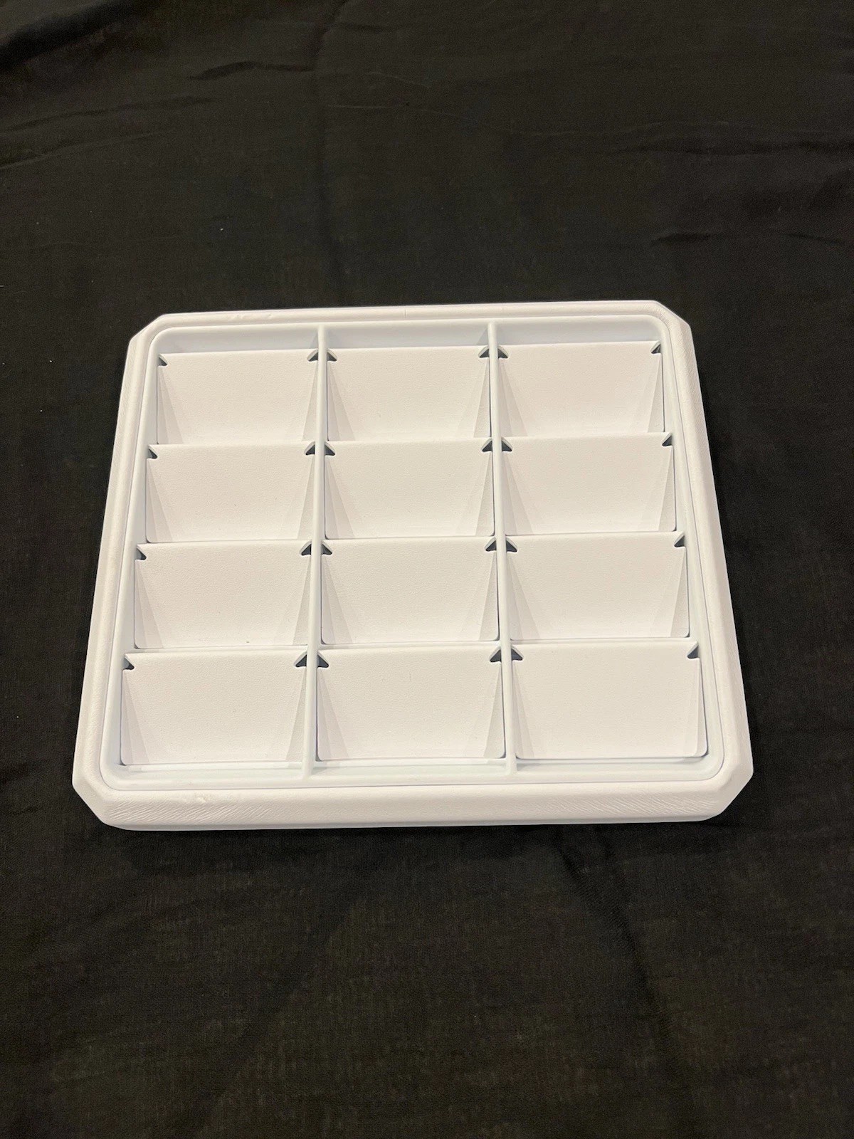 White Leather Jewelry Display Stand Tray 12 Grids Pendant Earrings Necklace