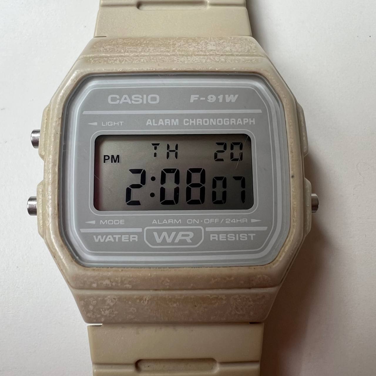 Casio f-91w 593 fully working digital rare beige / cream discontinue 025