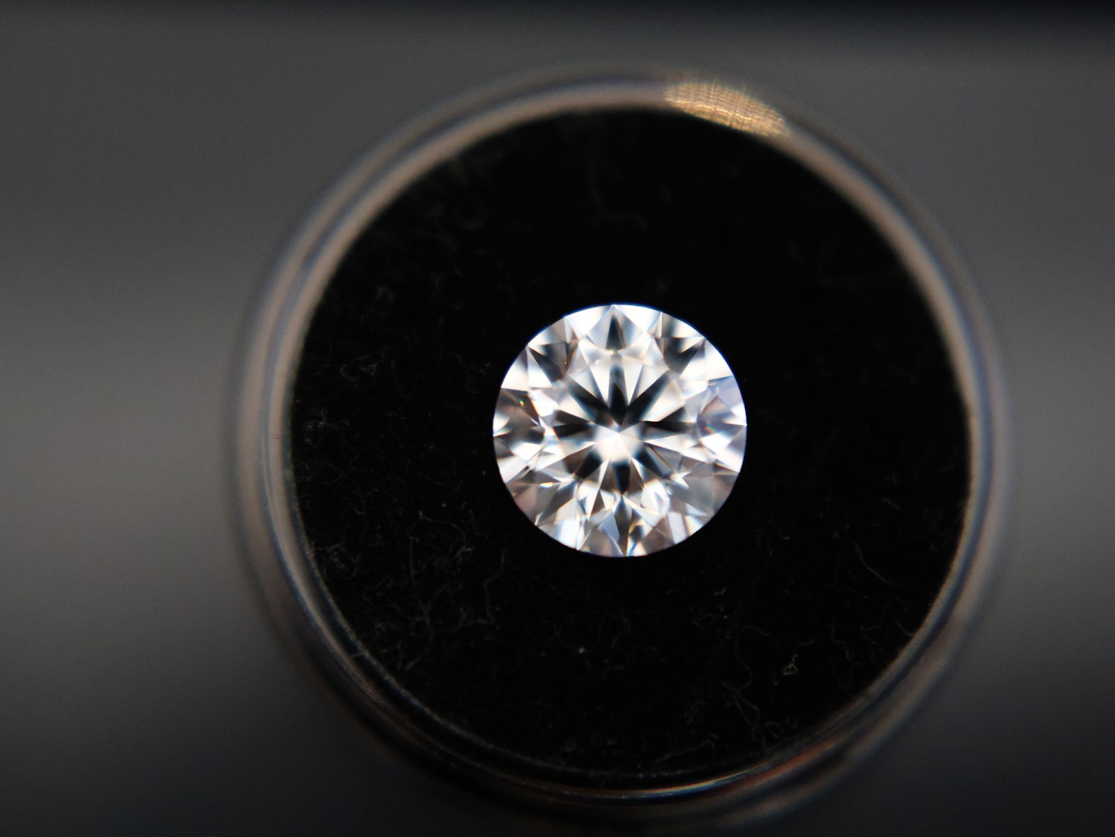 IGI Certified!!! 3.05ct, Internally Flawless, Color D, Cert # LG684502636, (CVD)