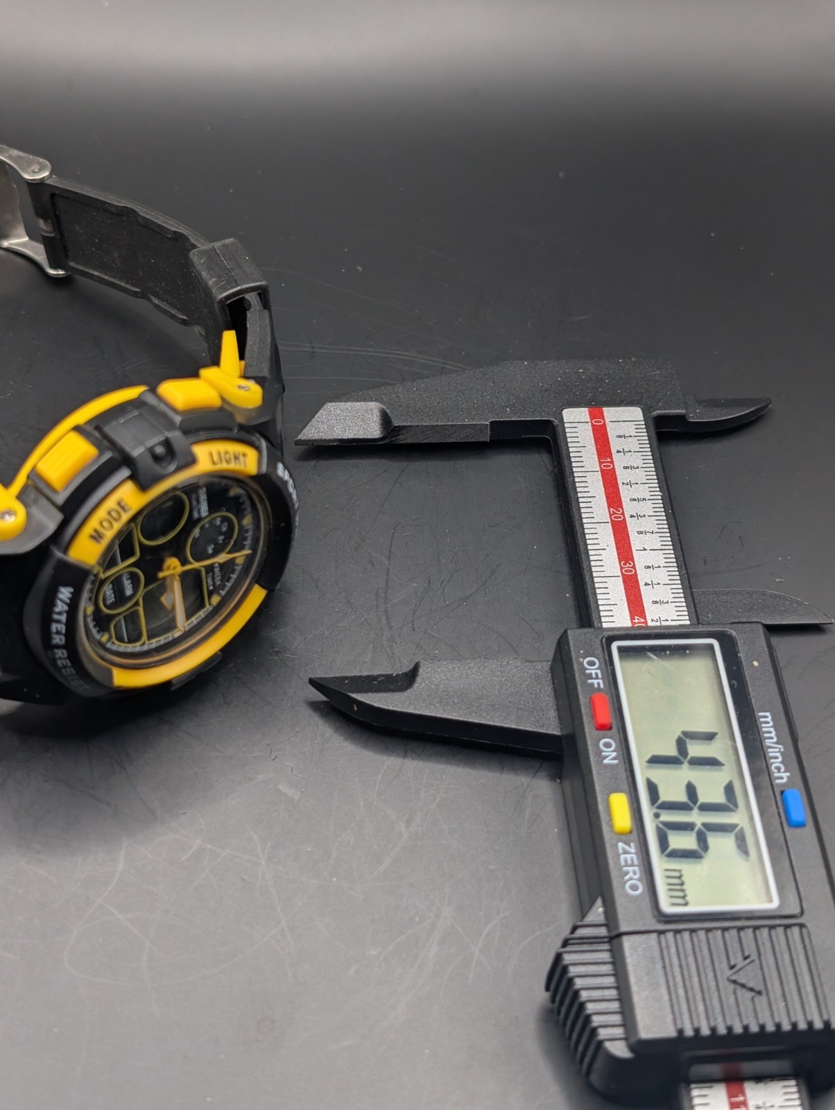 Skmei Sport Yellow Black Watch New Battery Unisex 44mm