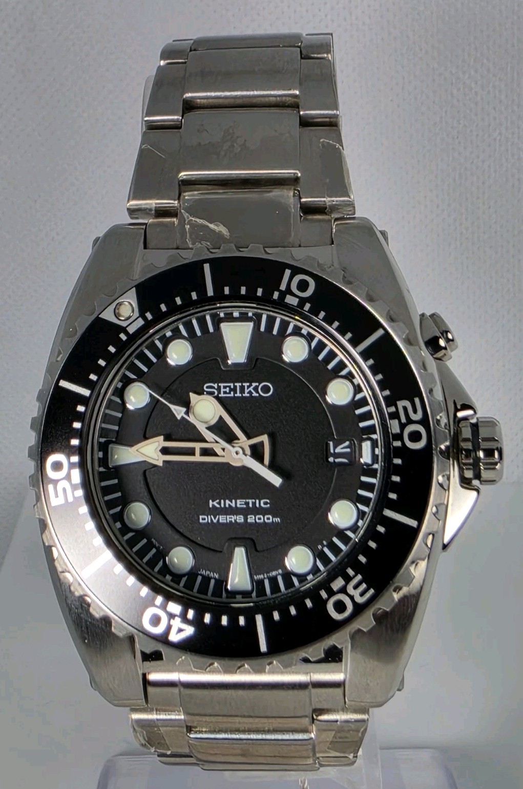SEIKO KINETIC DIVERS MEN’S STAINLESS STEEL STEEL WATER RESISTAN 200M BLACK DIAL