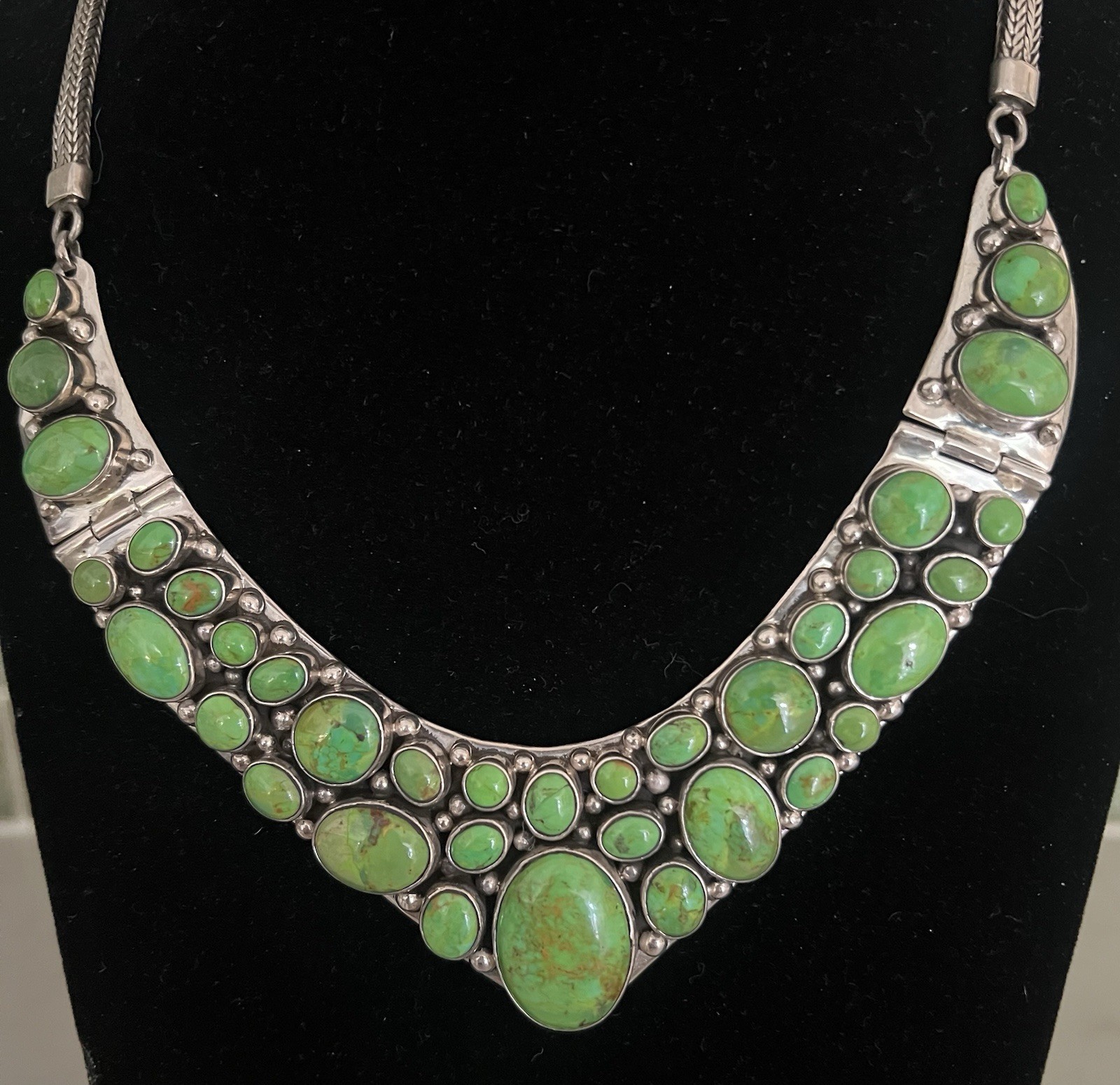 SOUTHWEST STYLE LIME GREEN TURQUOISE STERLING SILVER ARTISAN BIB COLLAR NECKLACE