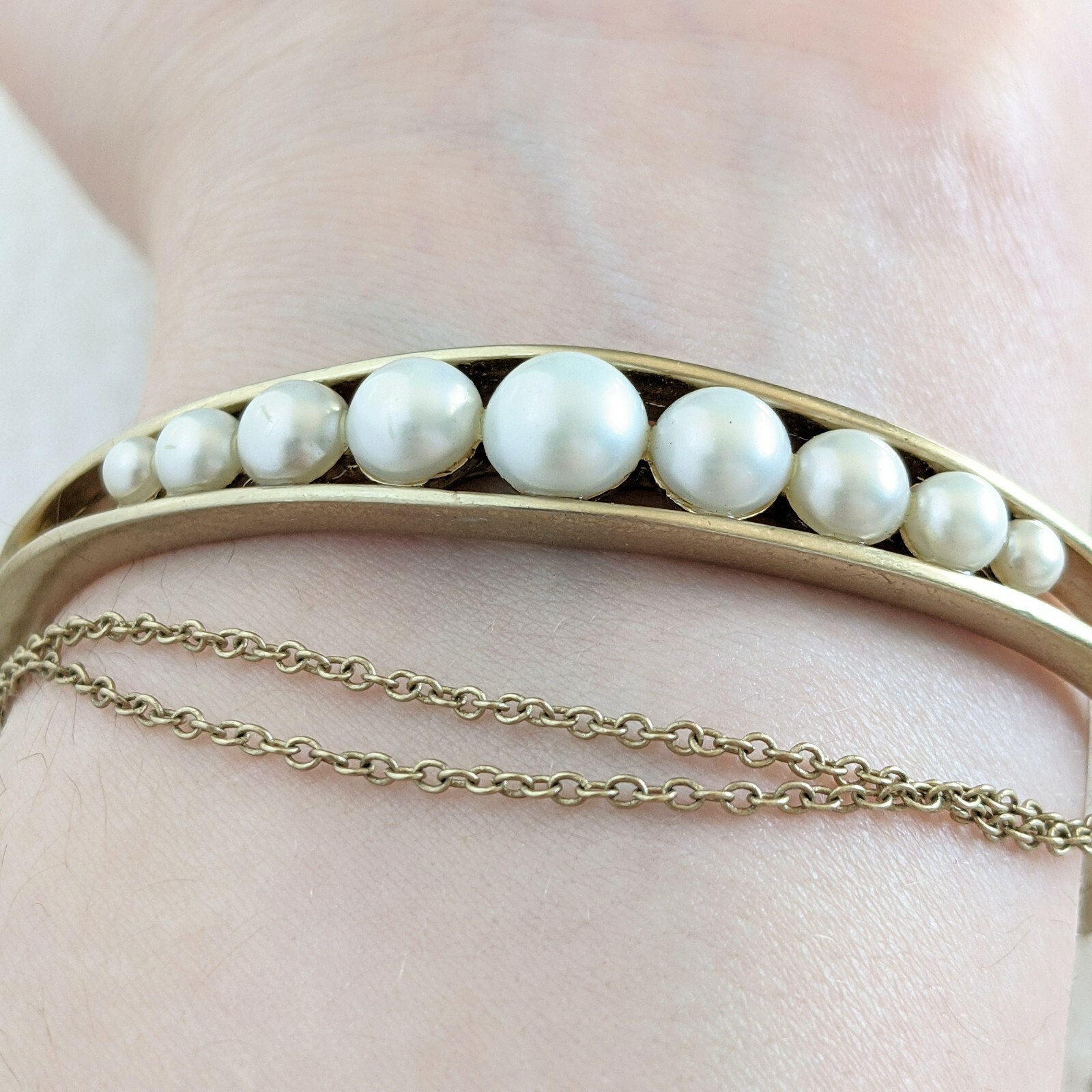KCR Kenneth Cole Reaction Matte Gold Tone Chain White Faux Pearl Hinged Bracelet