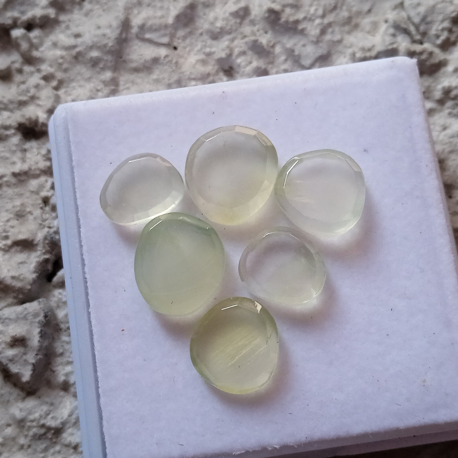 15 Carat Natural Mint Green Color Prehnite Flat Cut Both Side 6 Piece Lot