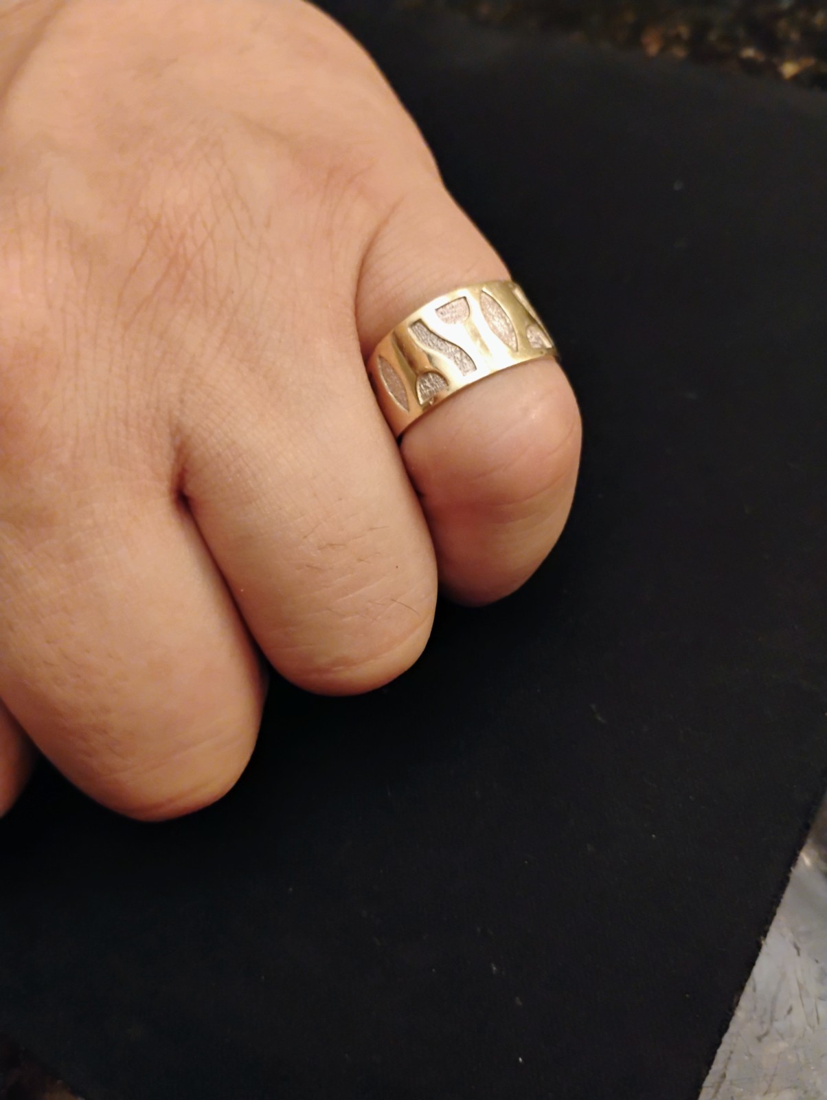Vintage 18K Gold and Palladium Alien Petroglyph Annunaki Mens Ring Size 9.5