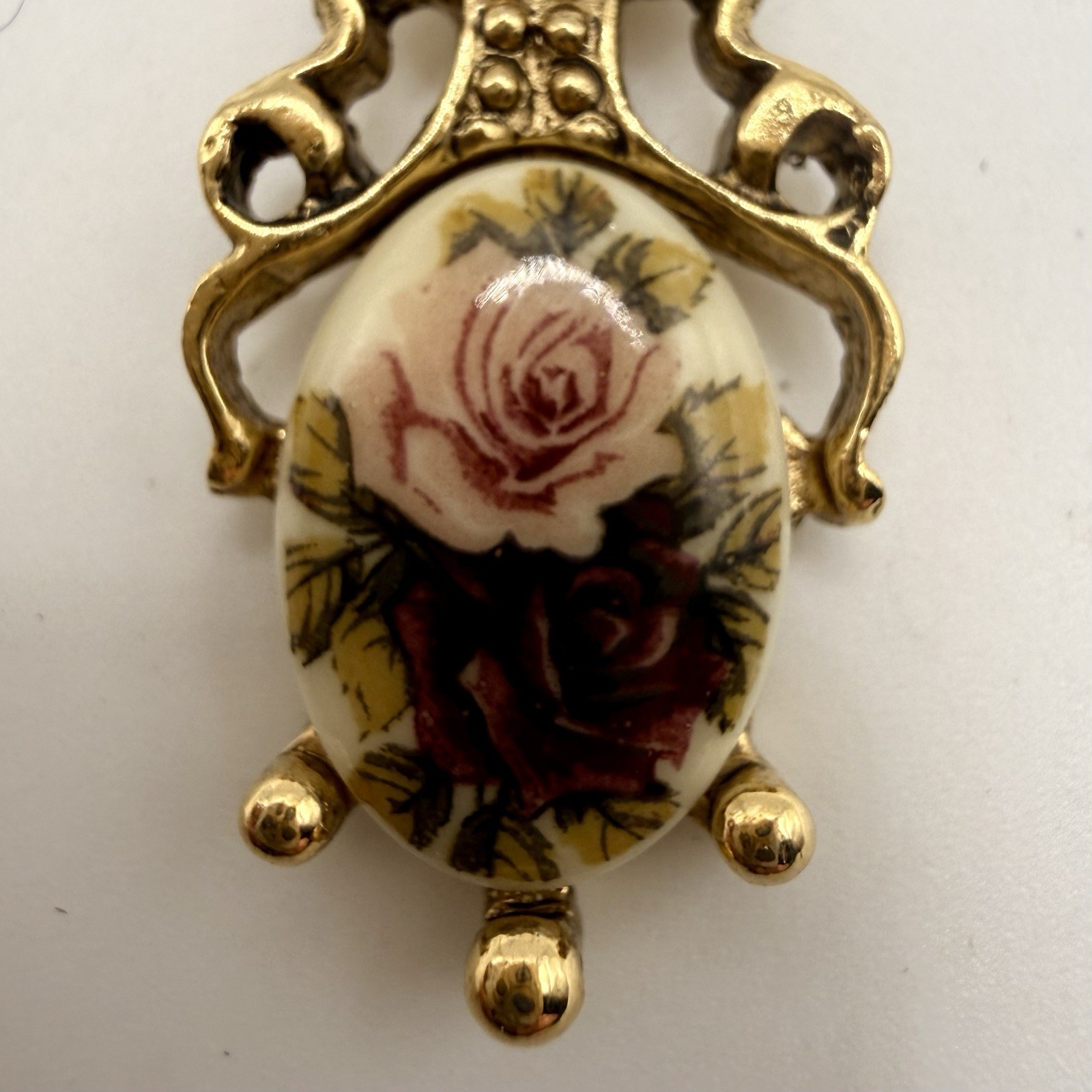 Vintage 1928 Gold Tone Rose Pendant Necklace Amethyst Purple Rhinestone