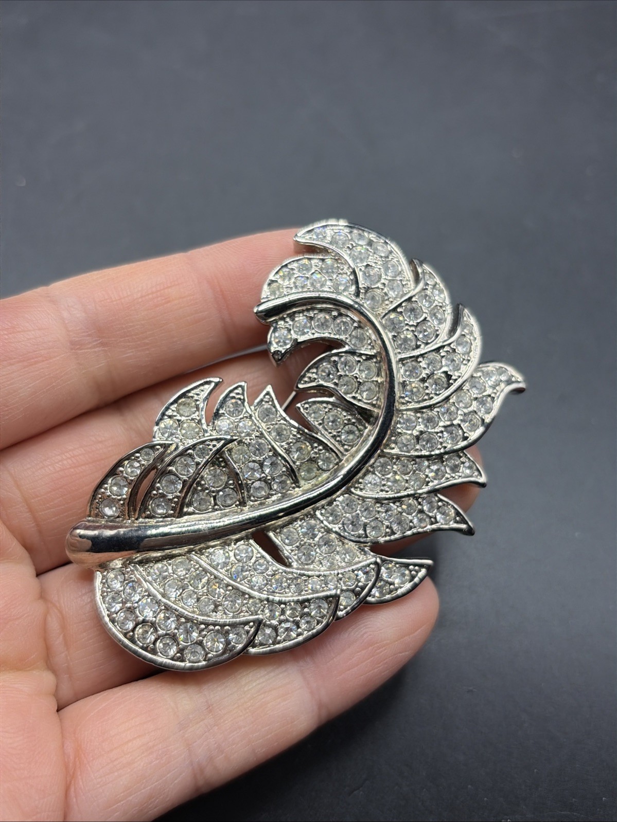 Vintage Large Rhinestone Feather Brooch Silver Tone Unsigned 2.75”L