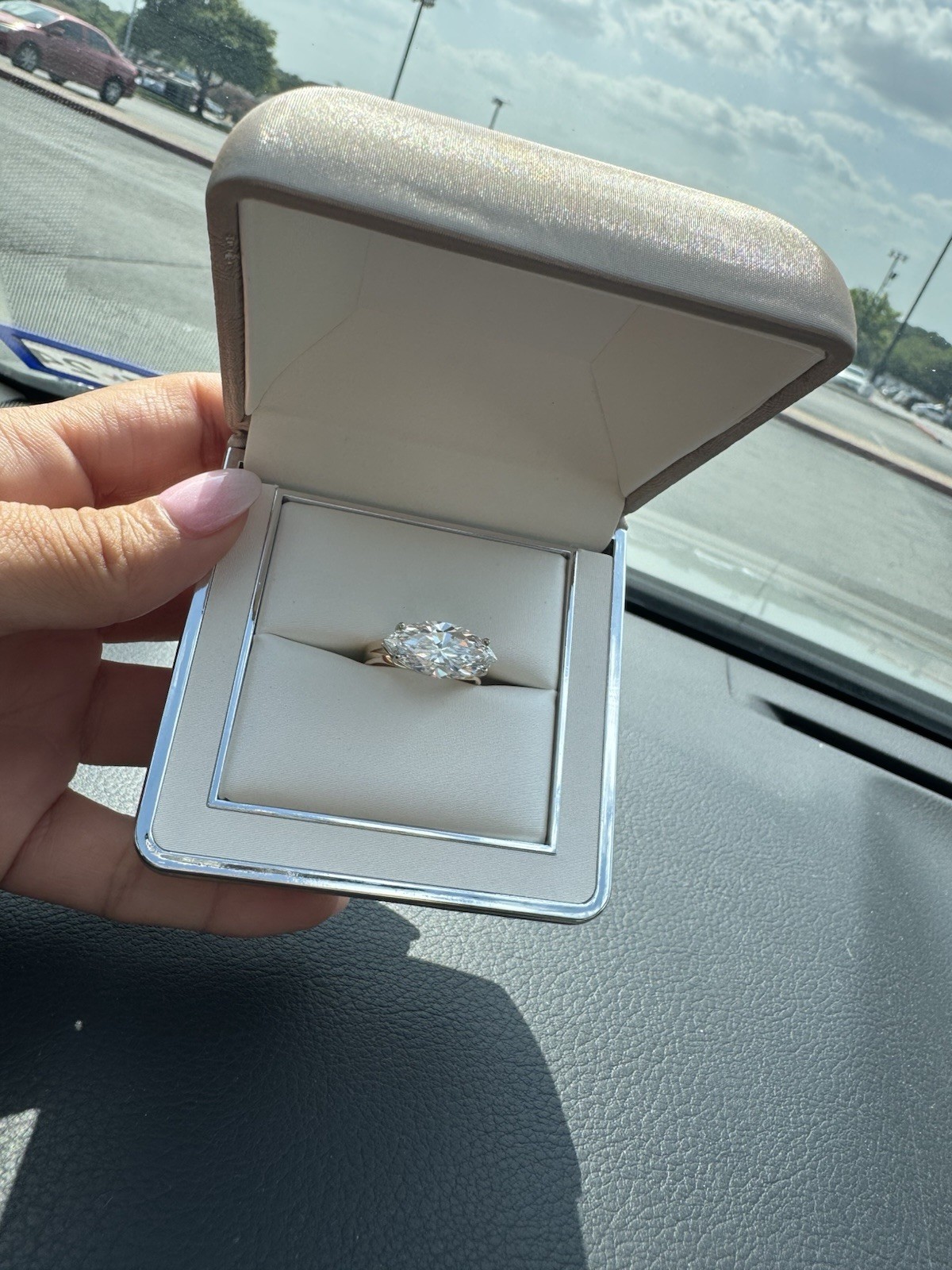 6.05 CARAT MARQUISE IGI CERTIFIED LAB DIAMOND IN 14k GOLD RING VS1 E LAB CREATED