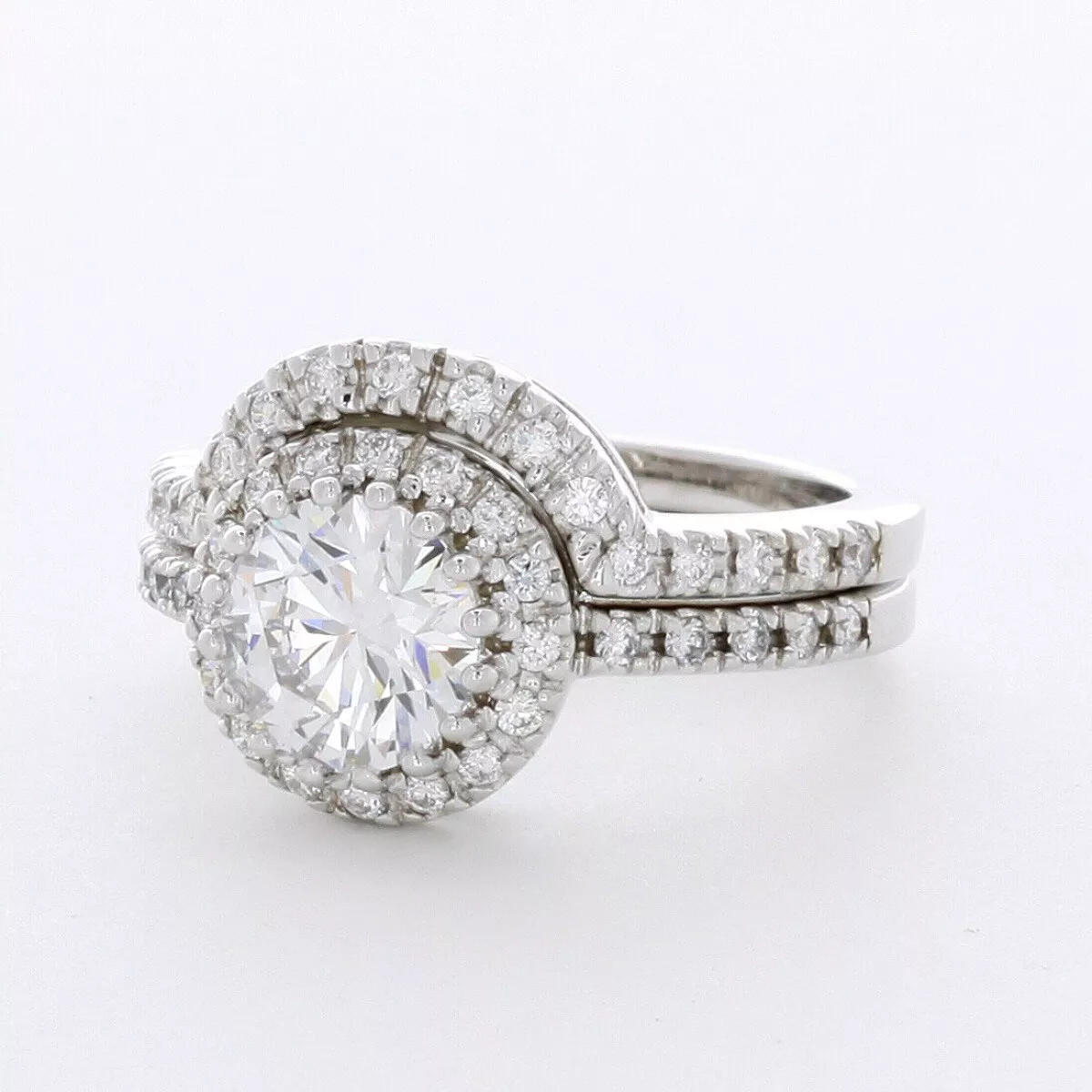 Engagement Ring Set Halo 18K White Gold 2.52 Carat Round Lab-Grown Diamond D VS1