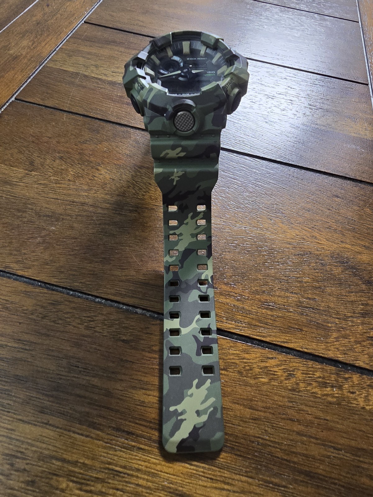 Casio G-Shock GA-700CM-3A Camo Green Ana-Digi 200M Men’s Watch Runs Great