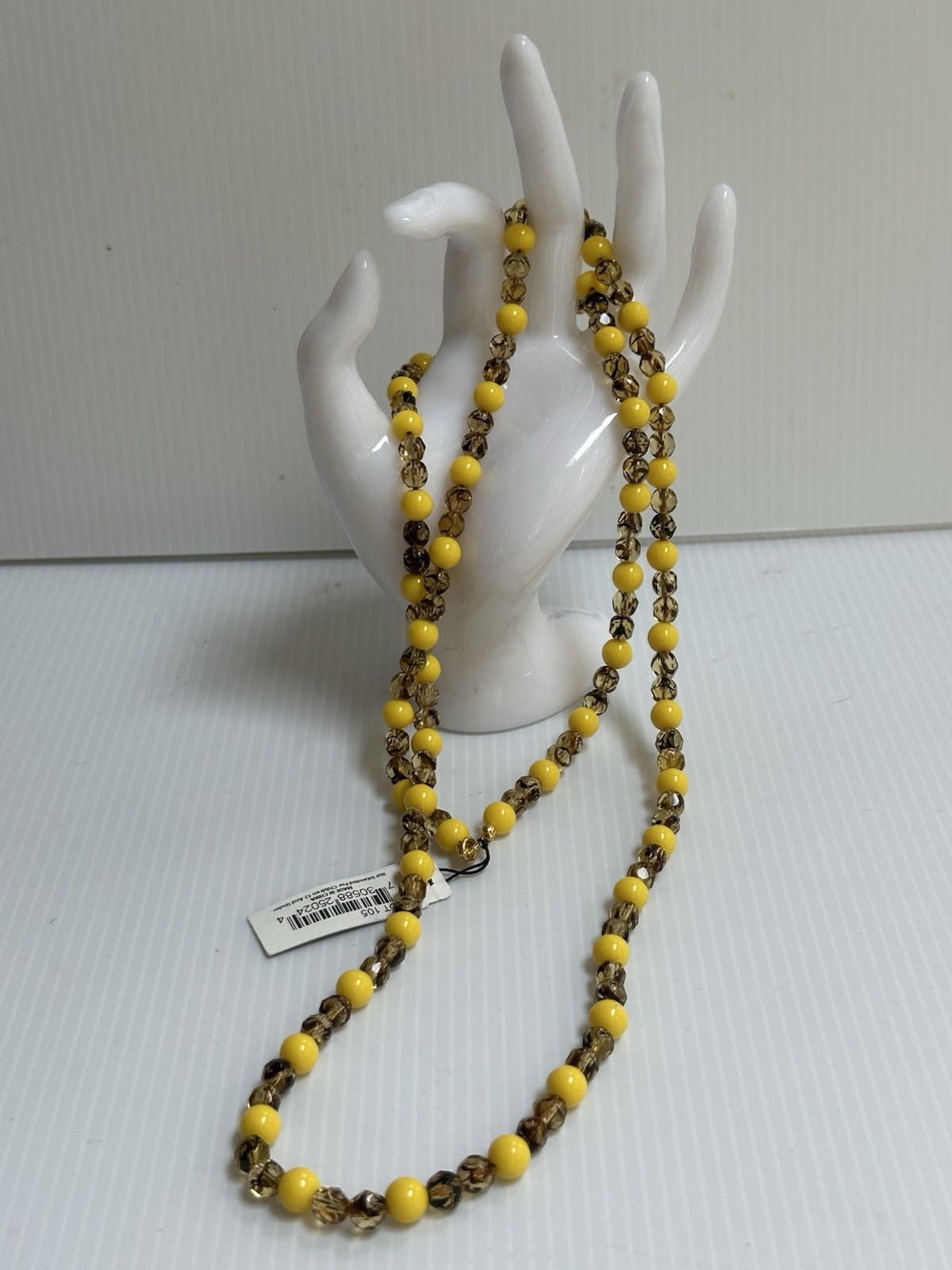 VINTAGE 1970s CAROLEE YELLOW BROWN ACRYLIC FACETED GLASS BEADS 40”LONG NECKLACE