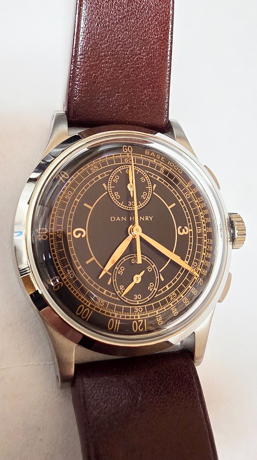 DAN HENRY 1937 Gilt Design Black Dial Men Watch Meca-quartz Chronograph
