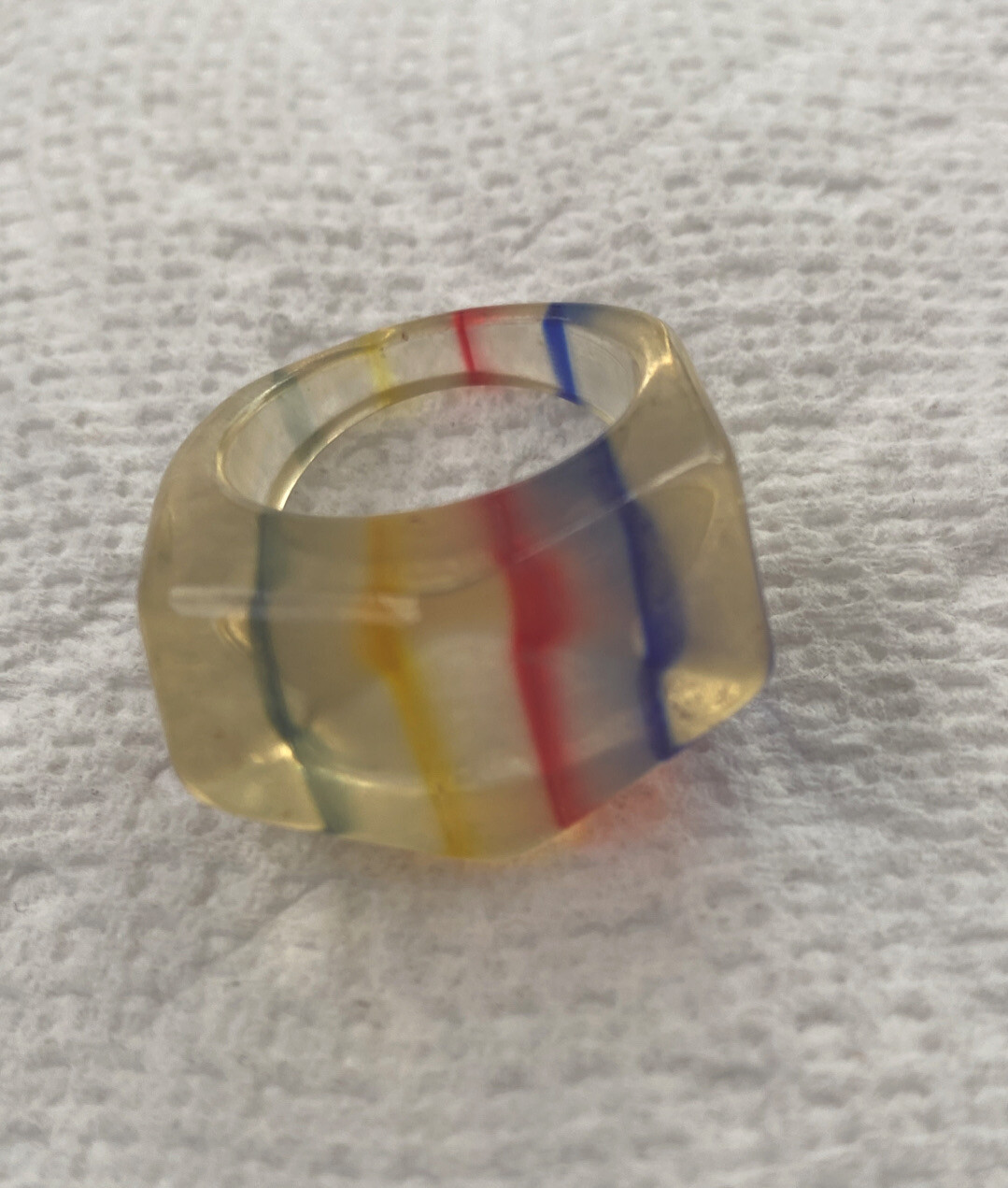 VINTAGE TRANSLUSENT LUCITE Bevel RING RAINBOW STRIPES SIZE 7