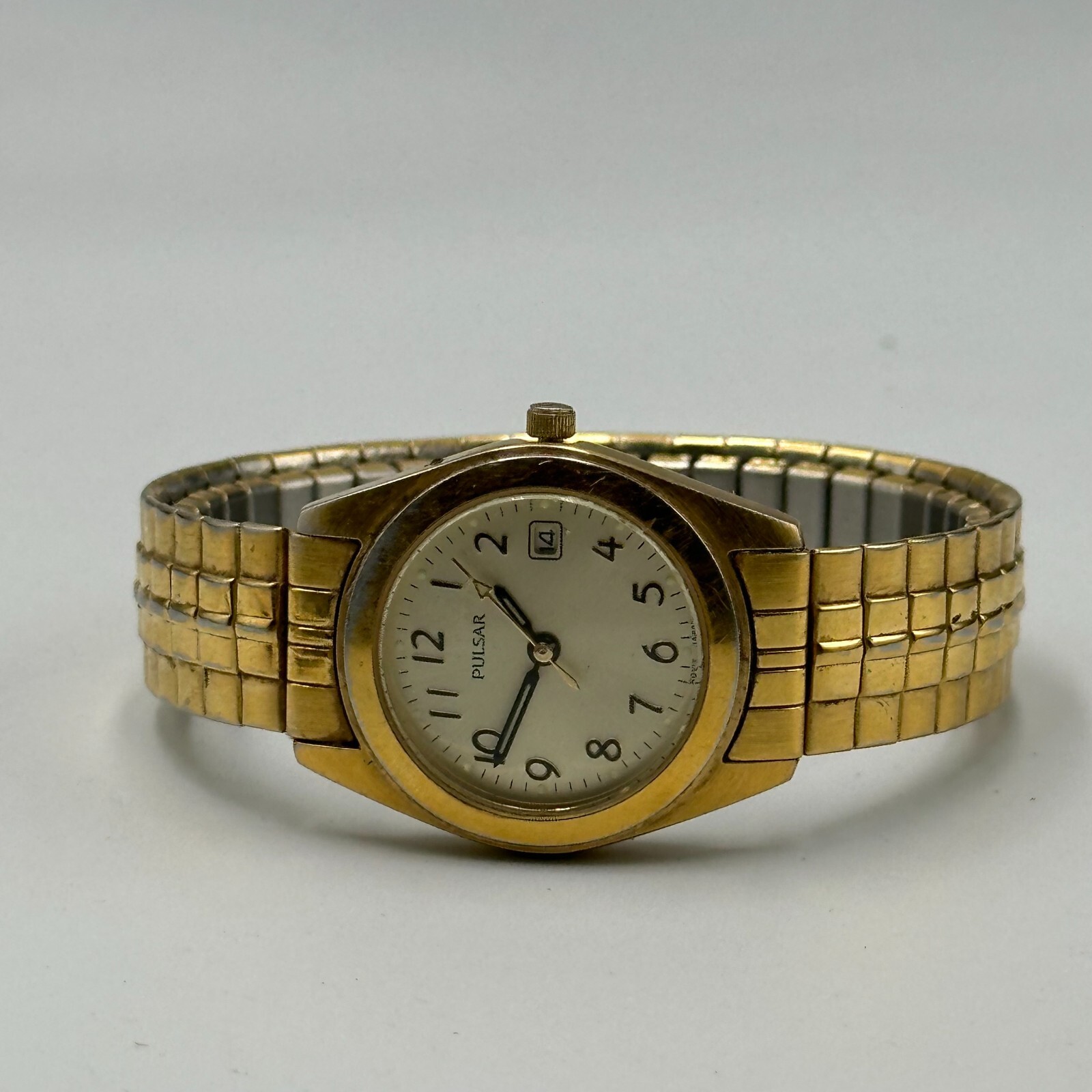 Pulsar Watch Women Gold Tone Round Easy To Read Dial Date Window New Battery