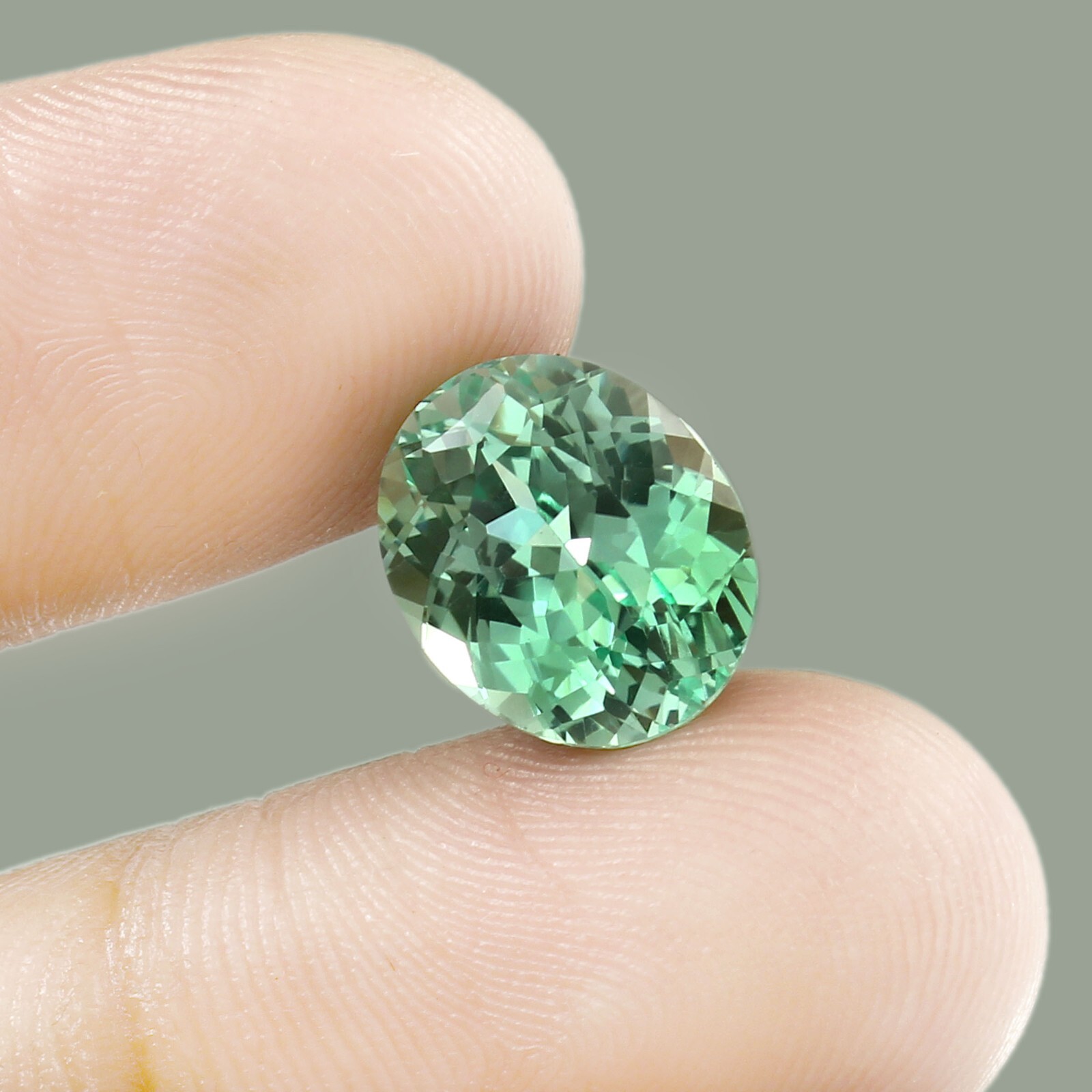 6.65 CT – AAA Natural Flawless Ceylon Green Sapphire Loose Oval Gemstone Cut