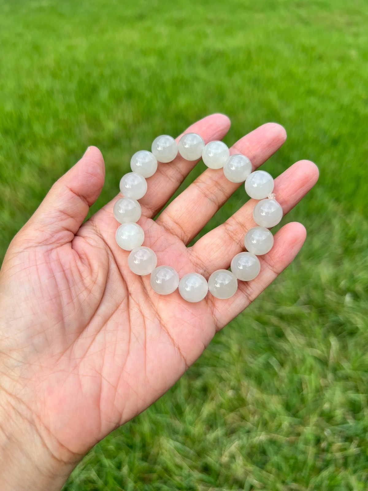 High-Quality Translucent Nephrite Jade 11.8mm Bead Bracelet H320