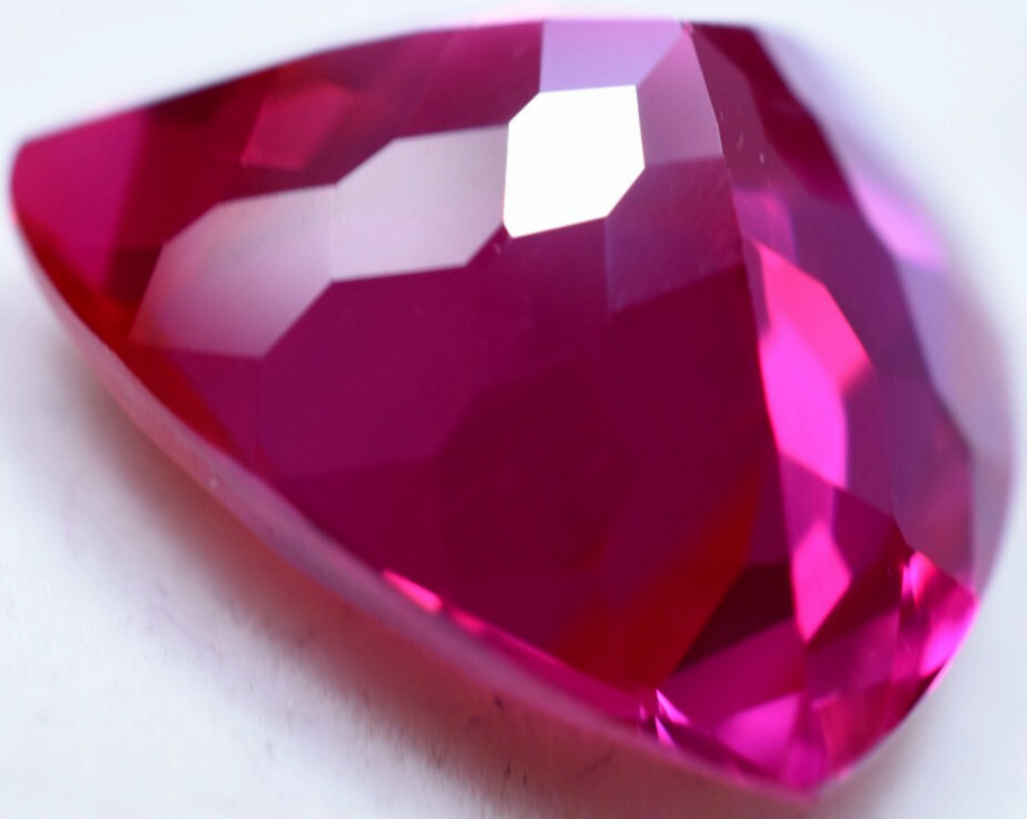 Extremely Rare & Natural 22.65 Ct SUNRISE RUBY GGL Certified Loose Gemstone