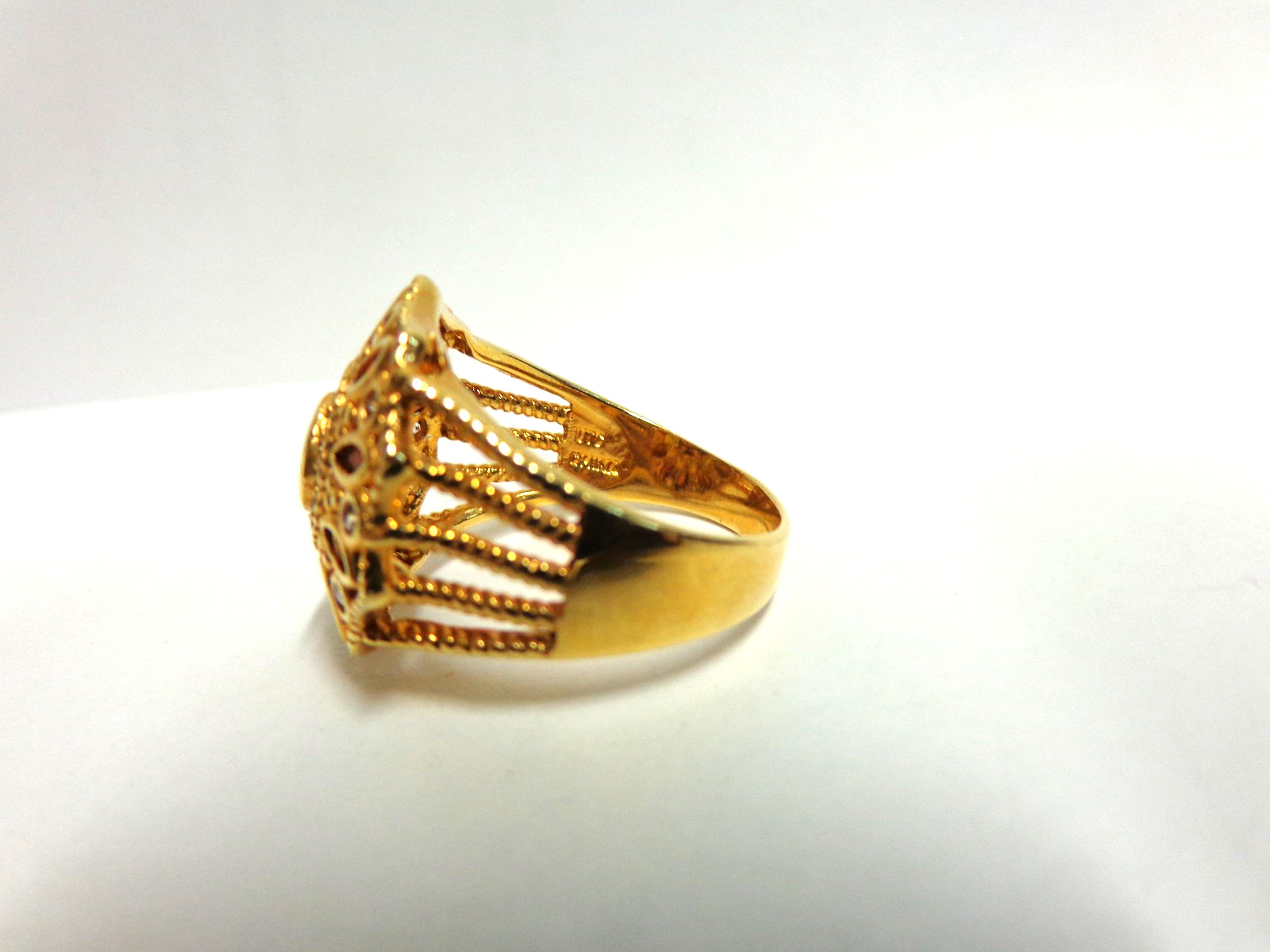 Sterling Silver y gold overlay ring w/red/white stones sz 10 wgt 6.9 gramsbyUTC