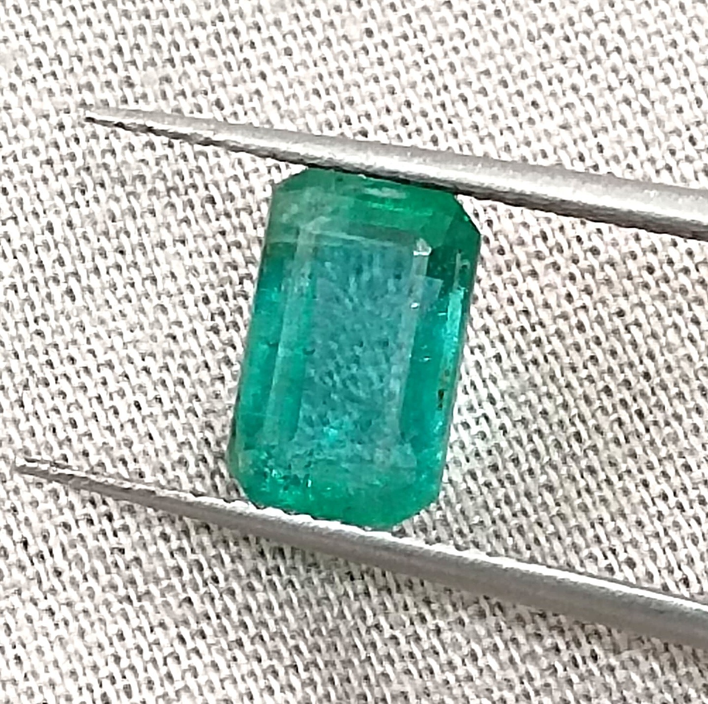 1.83ct Natural Emerald GSI Certified Octagon Cut Medium Green Zambian Gemstone