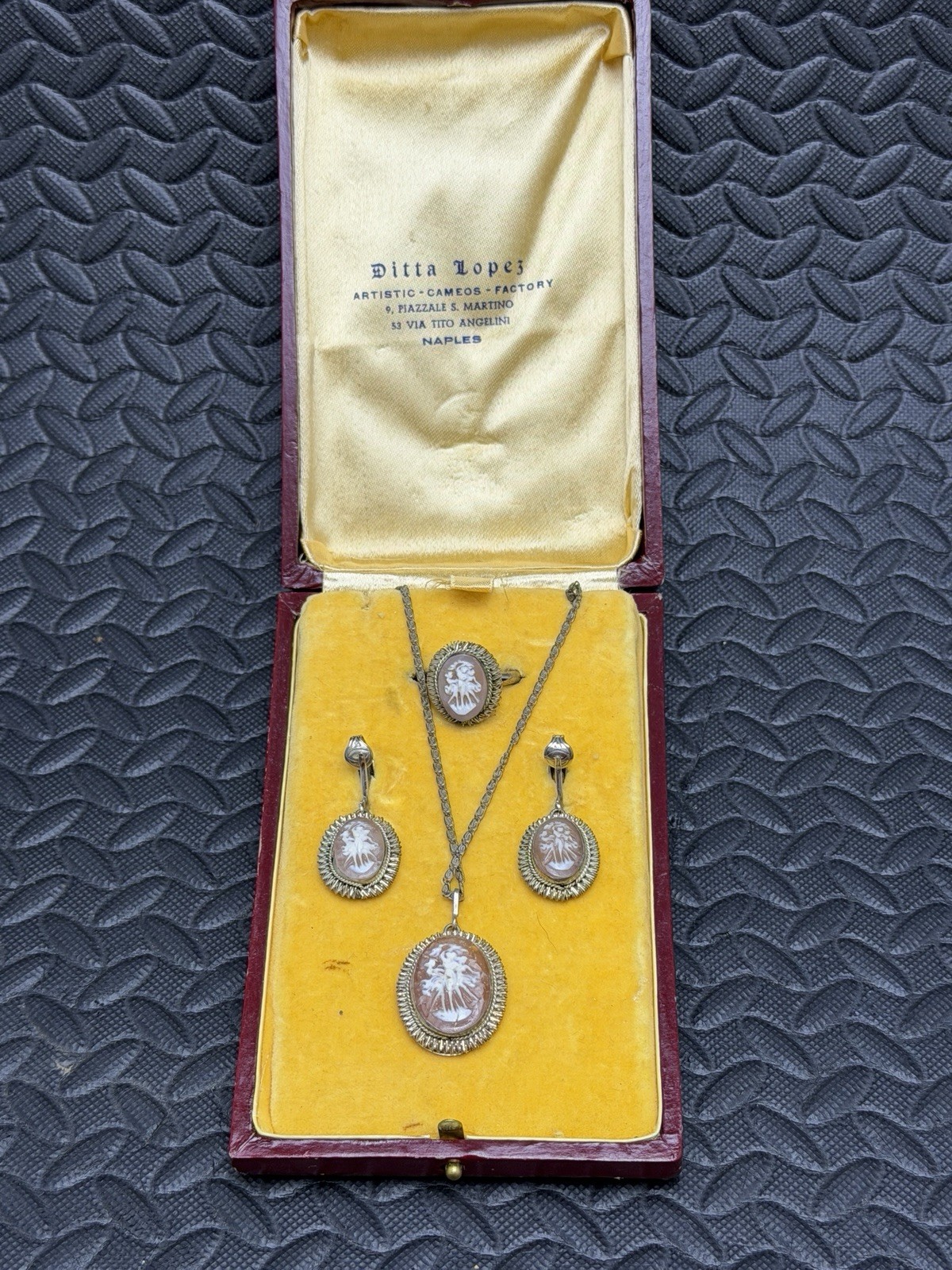 Antique Ditta Lopez Shell Cameo Set Earrings Necklace Ring-Naples Italy w/Box