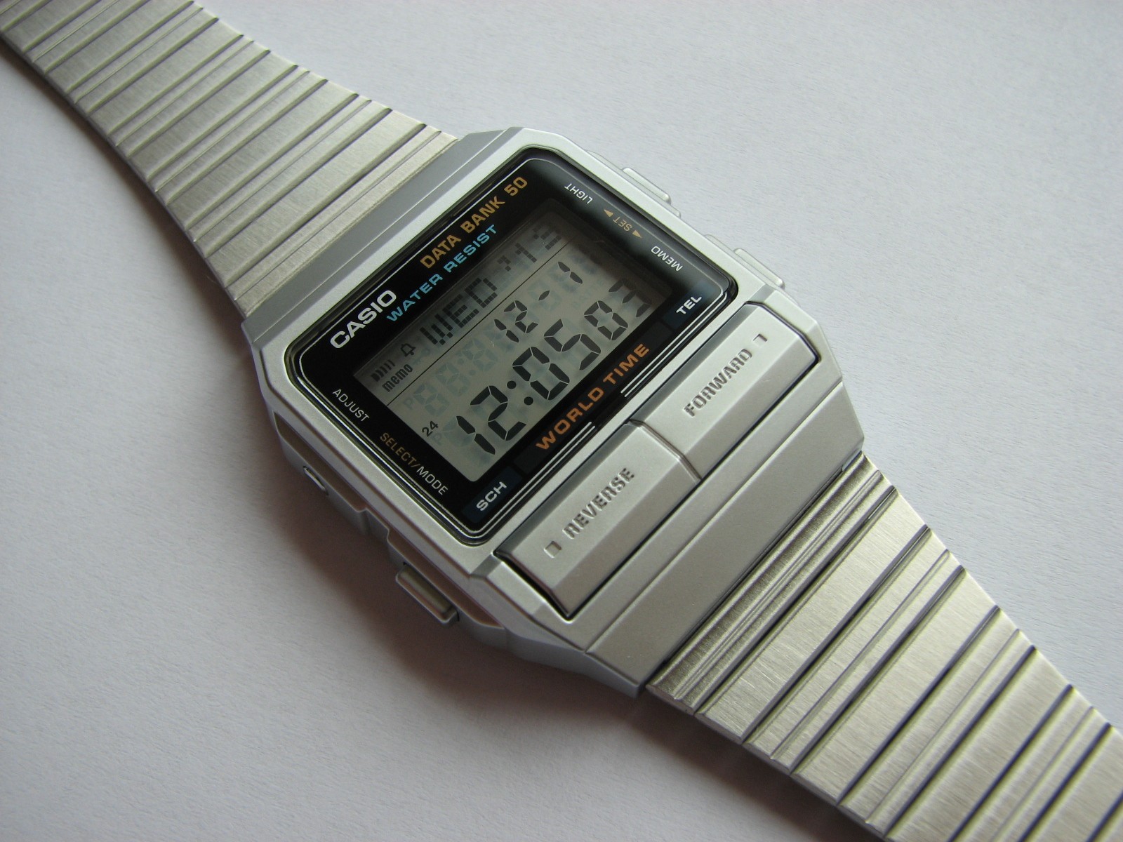 BIN! NEW NOS Second edition Casio DB-520 Front Button World-Time Data-Bank watch