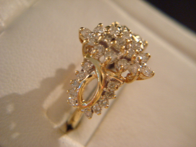 10K yg Diamond Cluster Ring – 3.6 Grams – Sz. 6.75 – .60cttw. Approximate (#S8VC