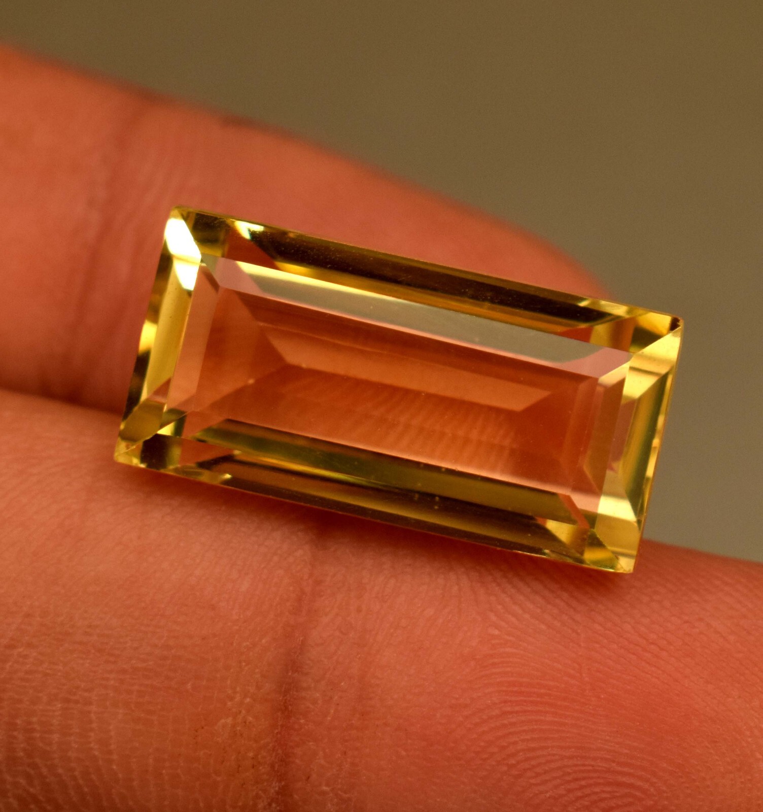 Natural Quartz Green Quartz Faceted Lemon Quartz Baguette Cut 15.70 Ct Certified