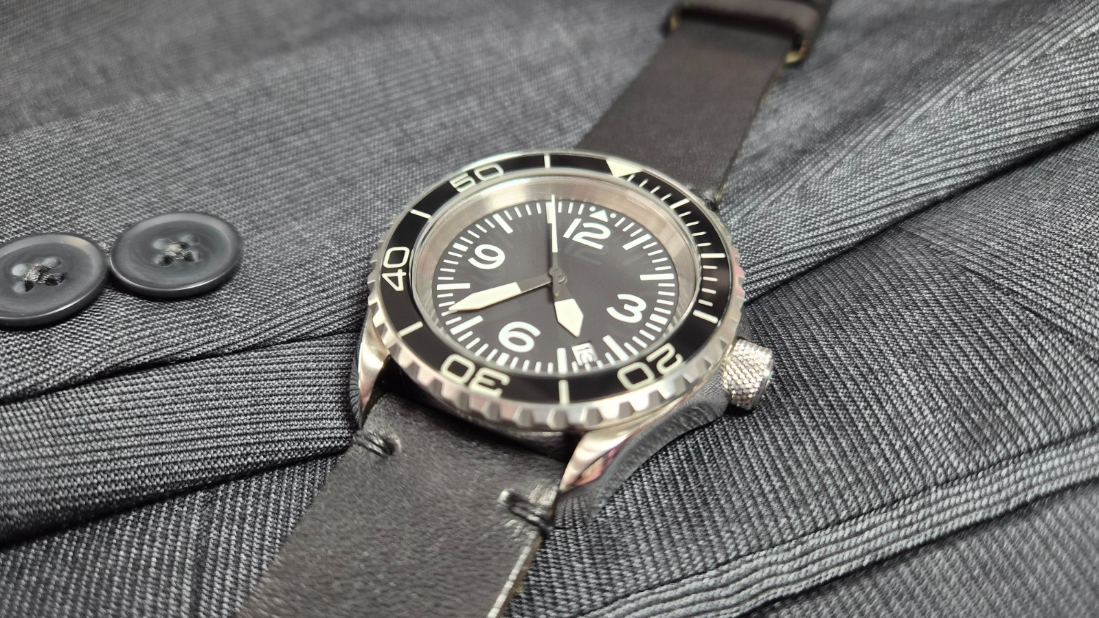 Custom Watch NH35 Movement Homage Timepiece w/ amazing glow-in-the-dark features