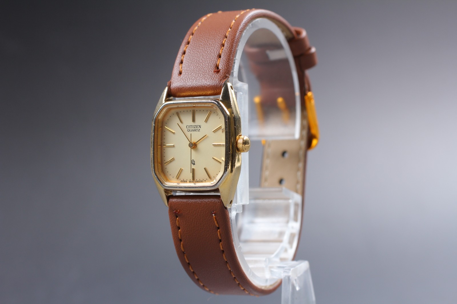 New Batt CITIZEN 2931-291743 Y Gold Tank Ladies Watch Vintage Near MINT JAPAN