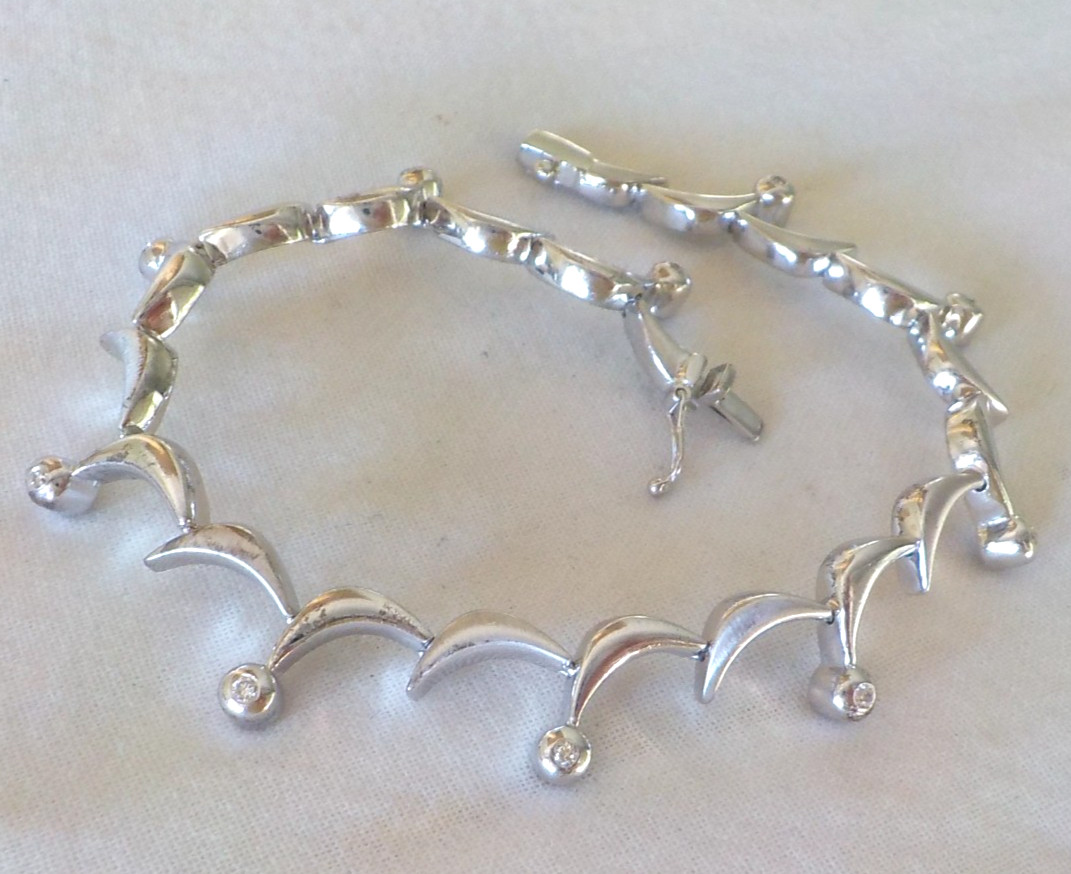 Estate Solid 14k White Gold Crescent Link Diamond Bracelet – 16.0 gms, 7.6 inch
