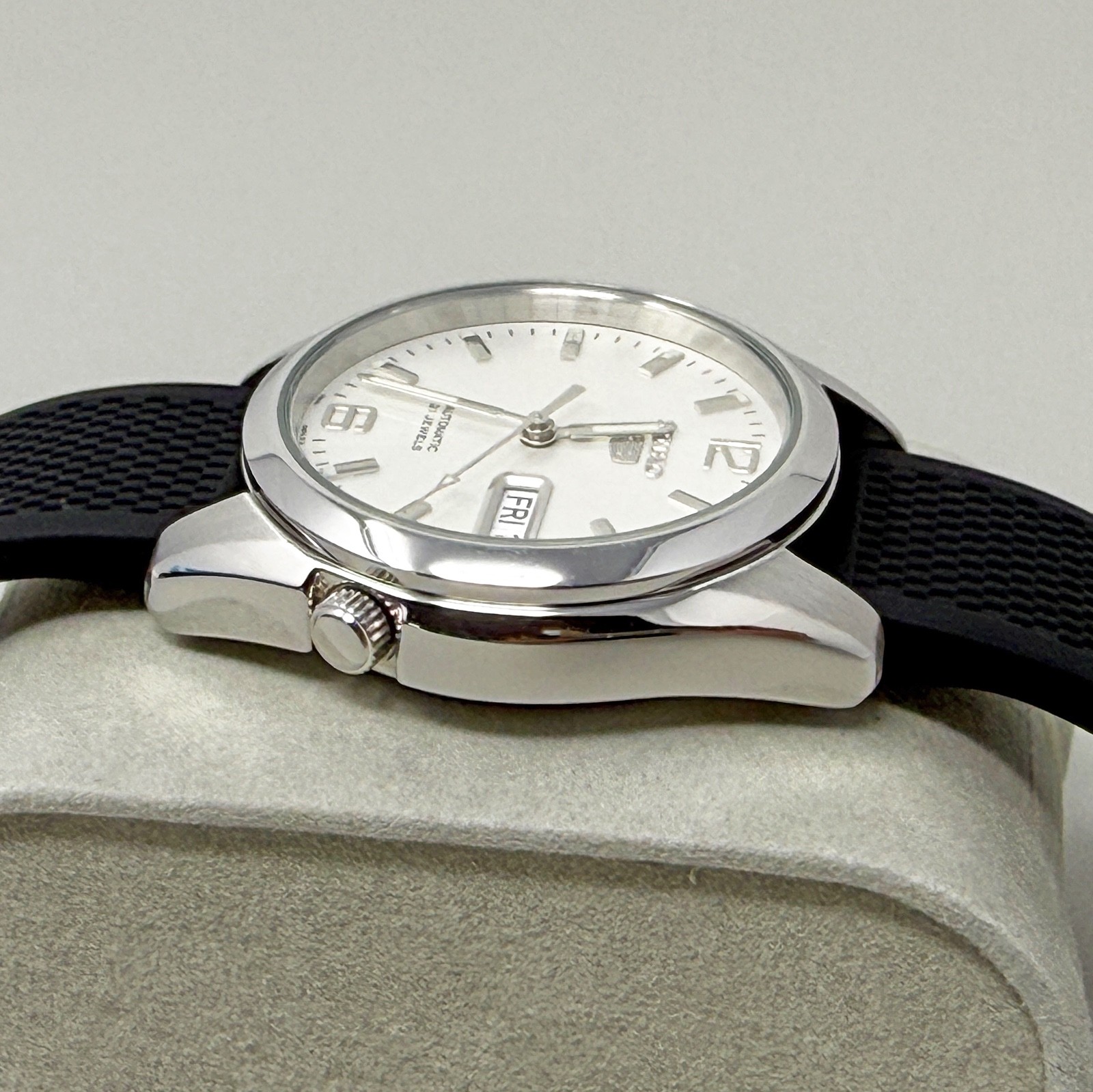 Seiko 5 SNK385 Stainless Steel Silver Dial Day Date Automatic Watch