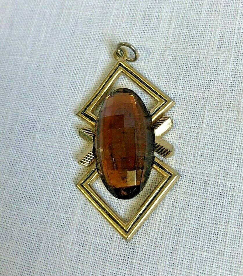 Vintage Emmons Signed Pendant Amber Faceted Glass in Gold Tone Setting 2 1/8 in