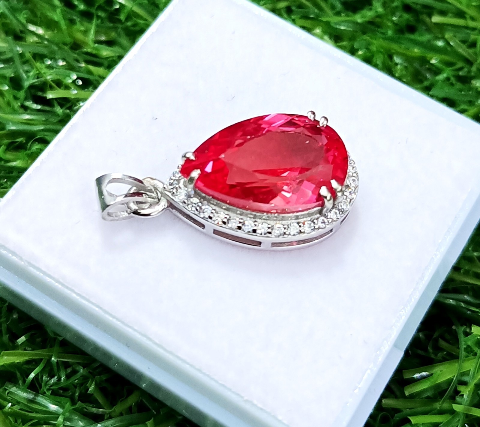 18 Ct Genuine Pear cut Padparadscha Sapphire 925 Silver Pendant with Chain