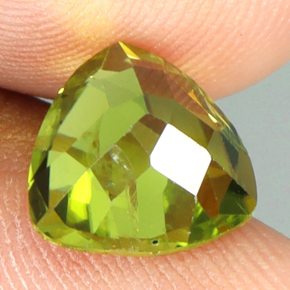 Trilliant Cut Natural Unheated Top Rich Green Peridot 3.85ct 10mm Gem Full Fire