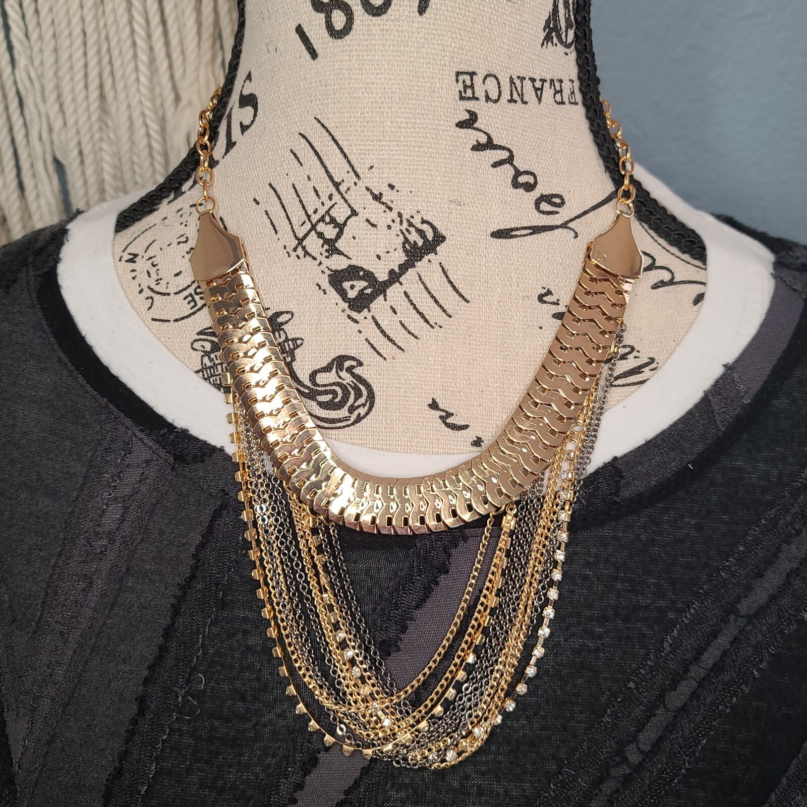 7 Charming Sisters “I Dream of Jewelry” Gold, Gunmetal & Rhinestone Necklace