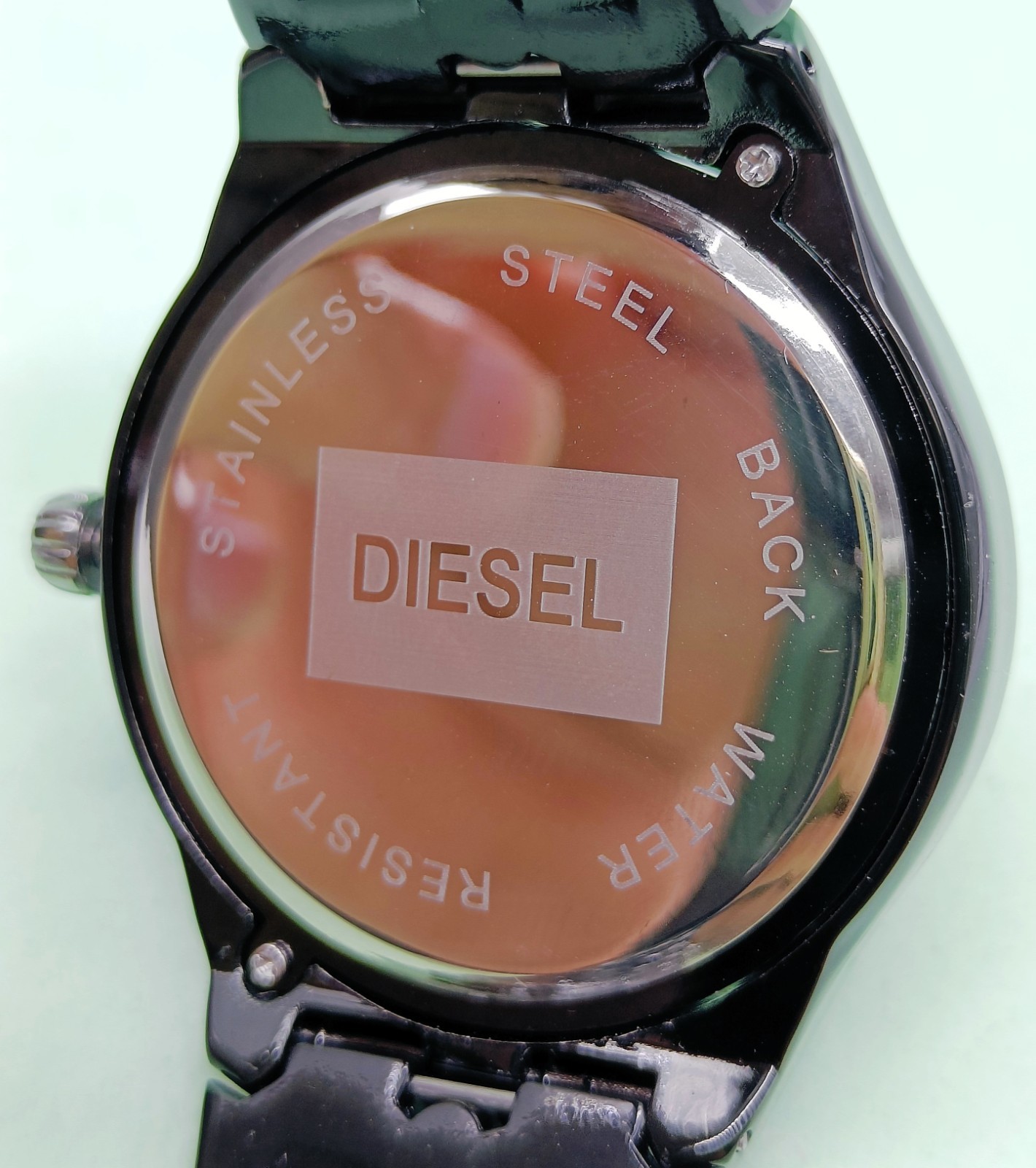 Fabulous Diesel Date Indicator Analog Dial Color Red Quartz Men’s Wrist Watch