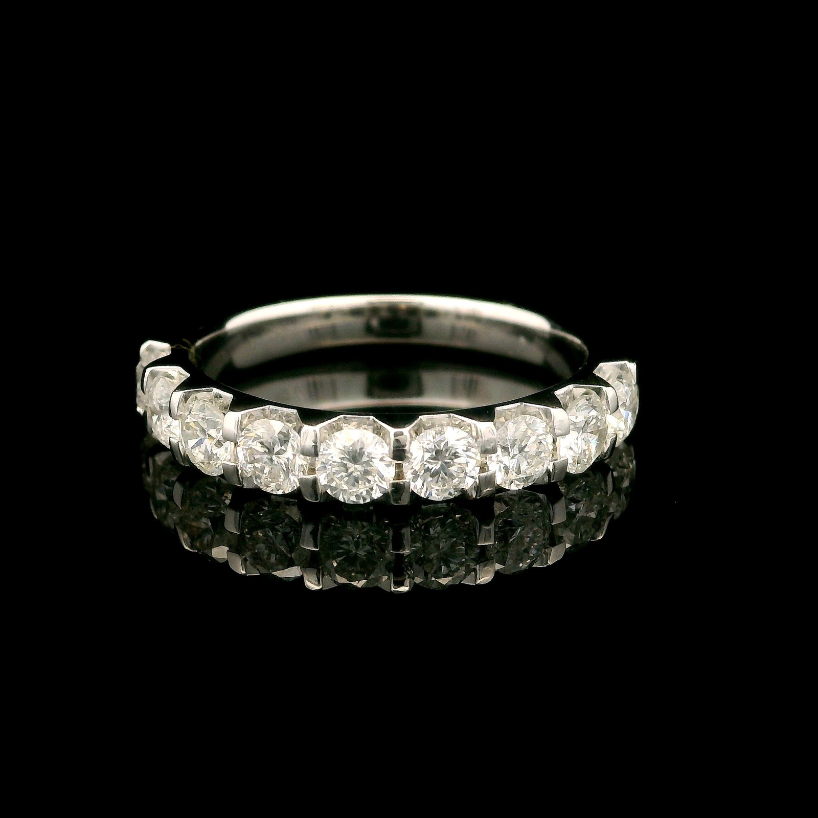 14k White Gold 0.85ctw Large Fiery White Diamond Wedding Classic Band Ring