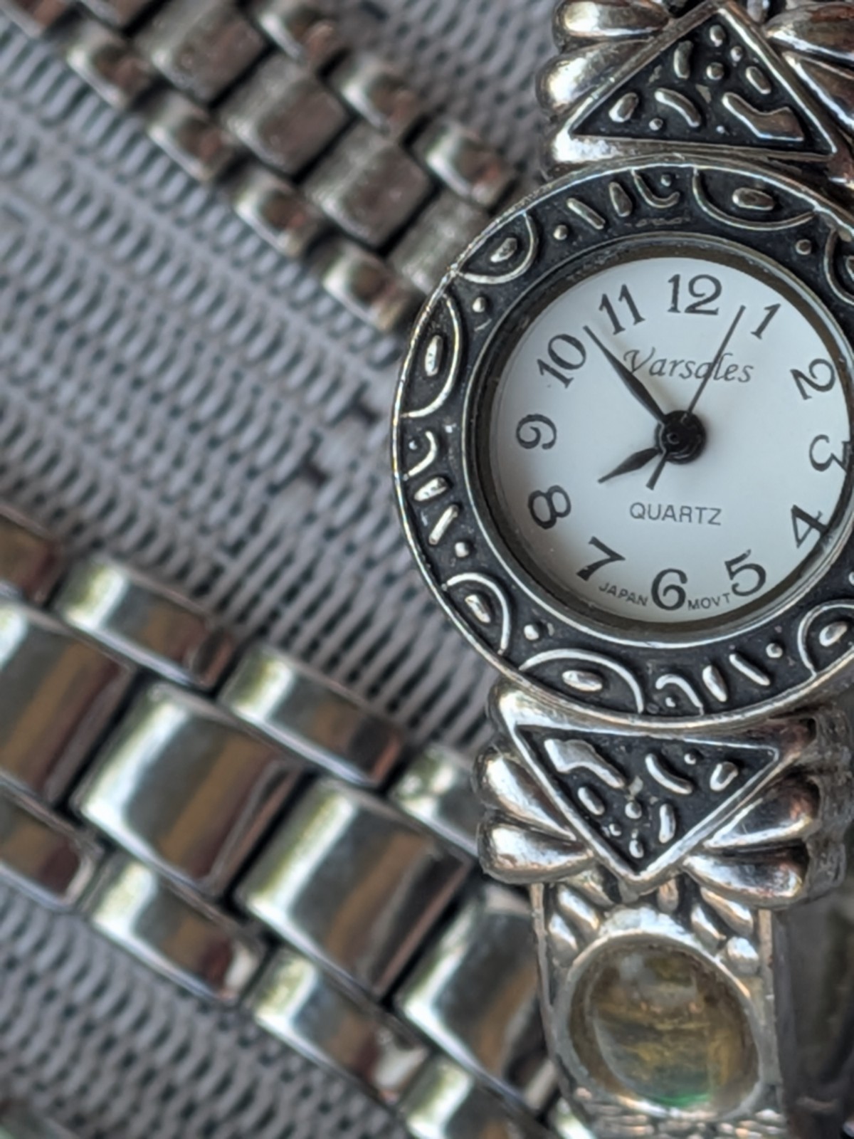 Lot of 5 Women’s Quartz Wristwatches – Pulsar, Jones New York, Varsales & More