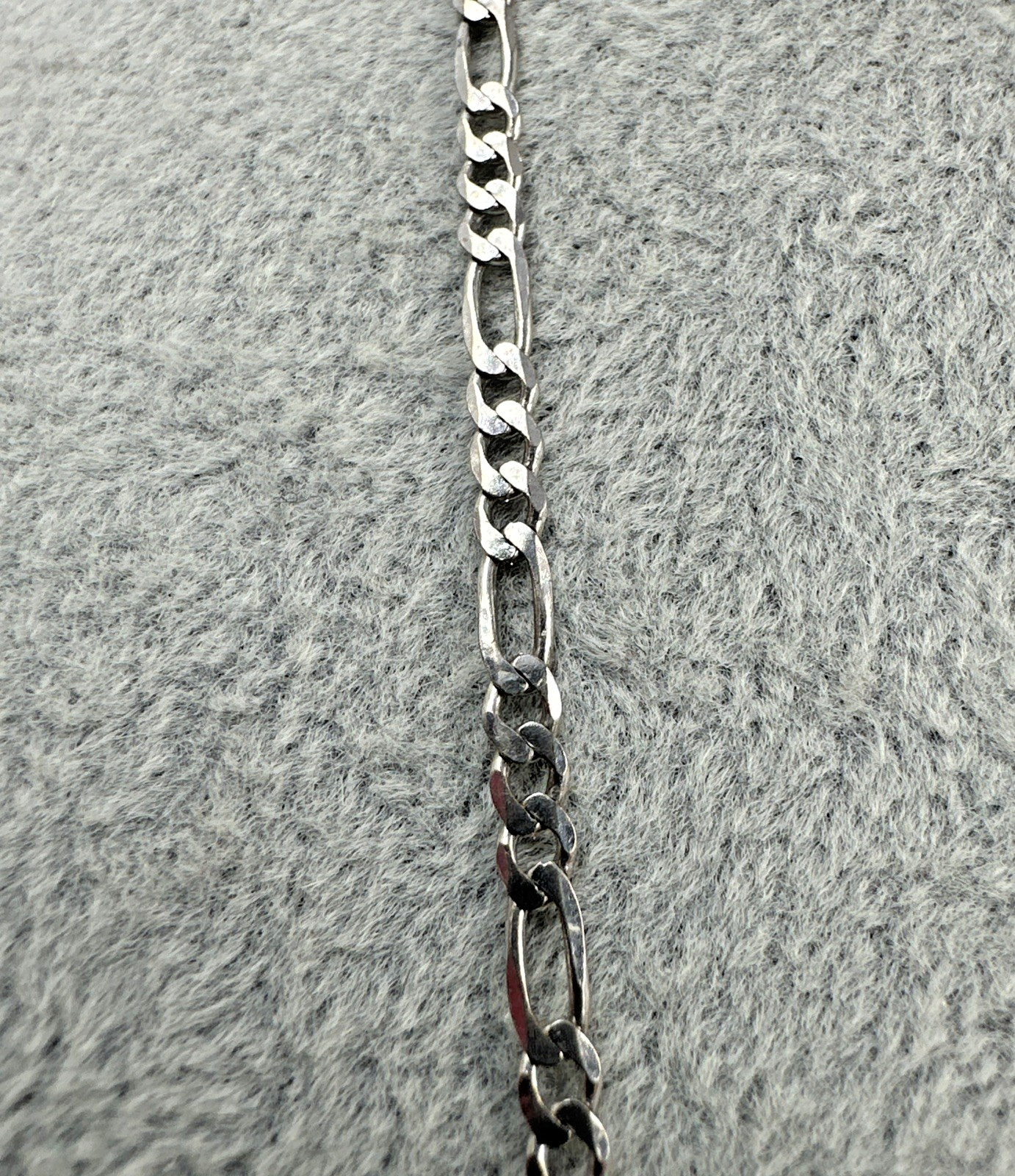 Vtg 925 Sterling Silver Figaro Link Chain 22″ Necklace 5.4 Grams 2.5mm Italy