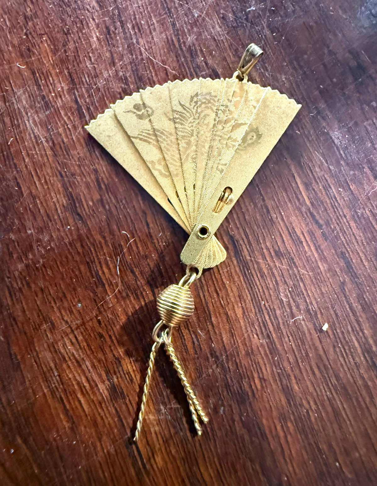 Gold Tone & Beige Fan Tassel Pendant Necklace, Rope Chain, No Stone
