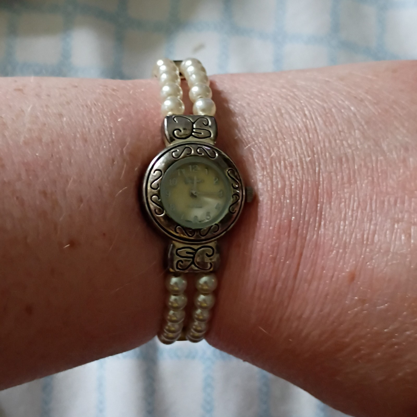 Geneva Platinum Women’s Dress Faux Pearl Bracelet Quartz Analog Watch Silver