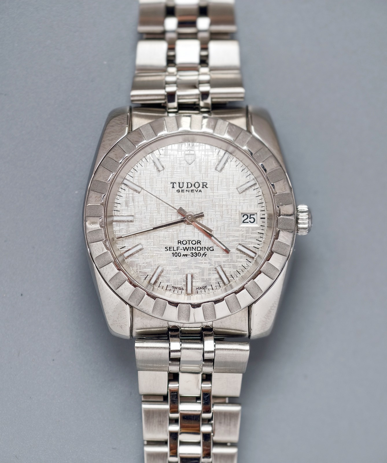 Tudor Sliver Linen Dial Classic M21010-0014 Men’s Watch Automatic 38mm Date