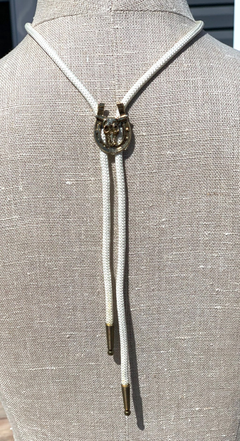 Vintage Western Bolo Tie Gold Toned Horseshoe Cow Skull Rodeo Boho Cowboy Retro