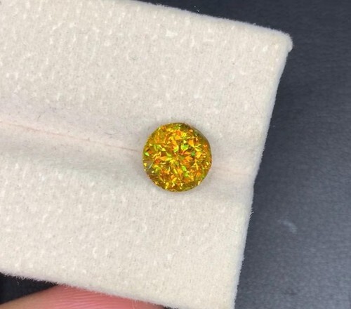 2.00 Ct Natural Full Fire Sphene Titanite Round Cut Gemstone For Jewellery