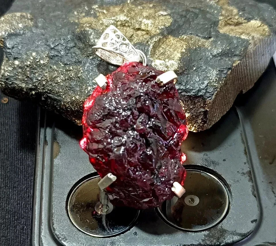Certified 125 Ct+ Natural Painite Raugh Shape 925 Solid Silver Pendant Gemstone