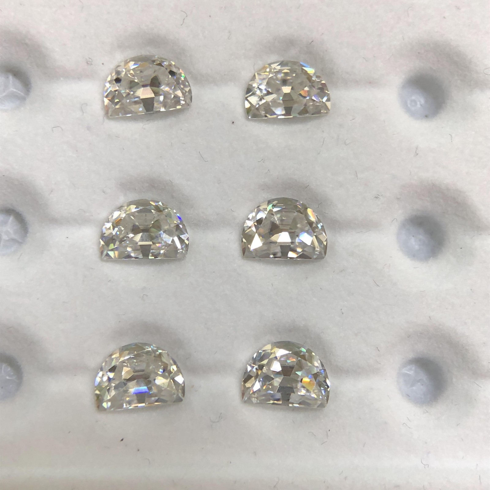 Wholesalers Special Moissanite Loose Stones Half Moon Gemstone White D Color DIY