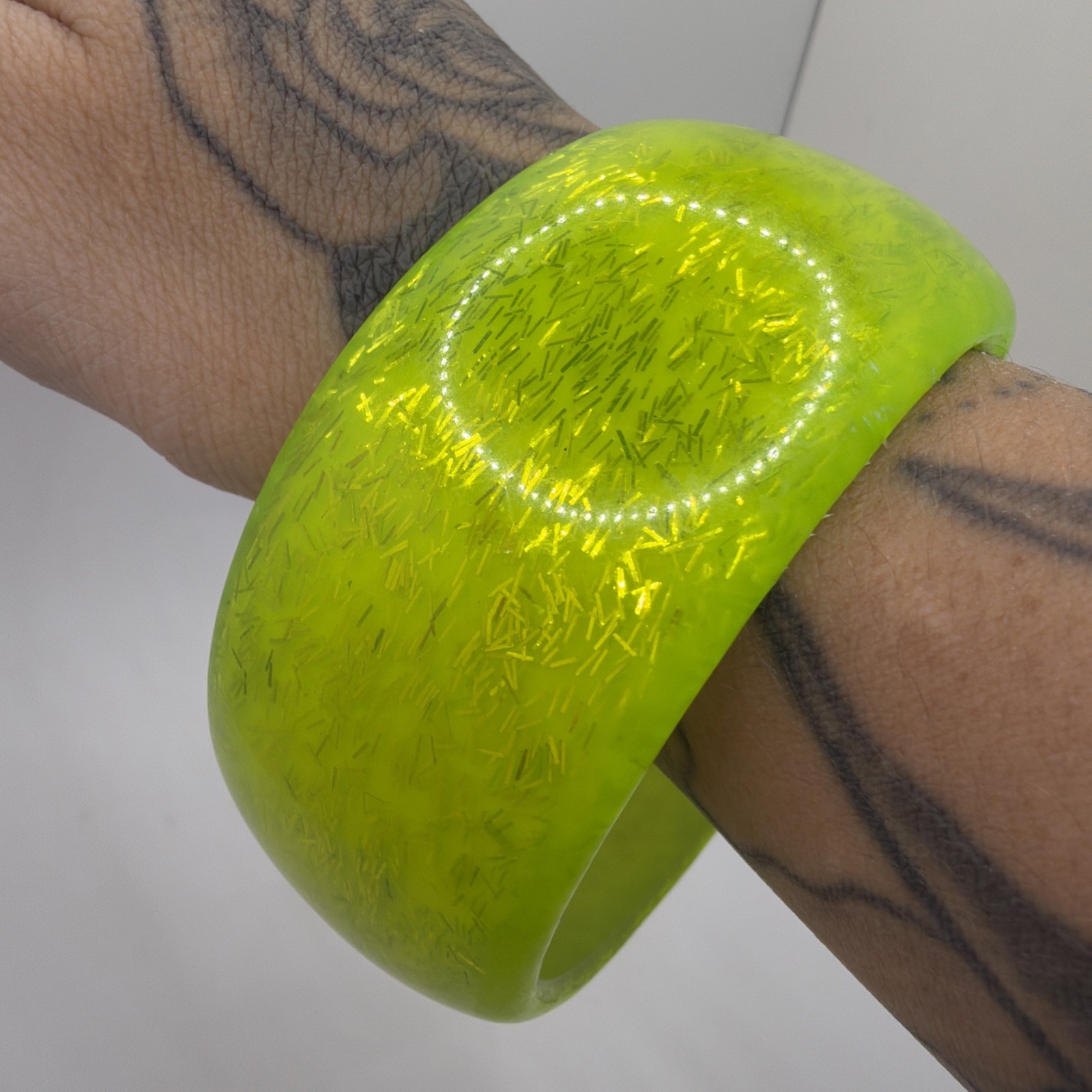 Chunky Neon Lime Green Plastic Bangle Bracelet Wide Domed Confetti Glitter MCM