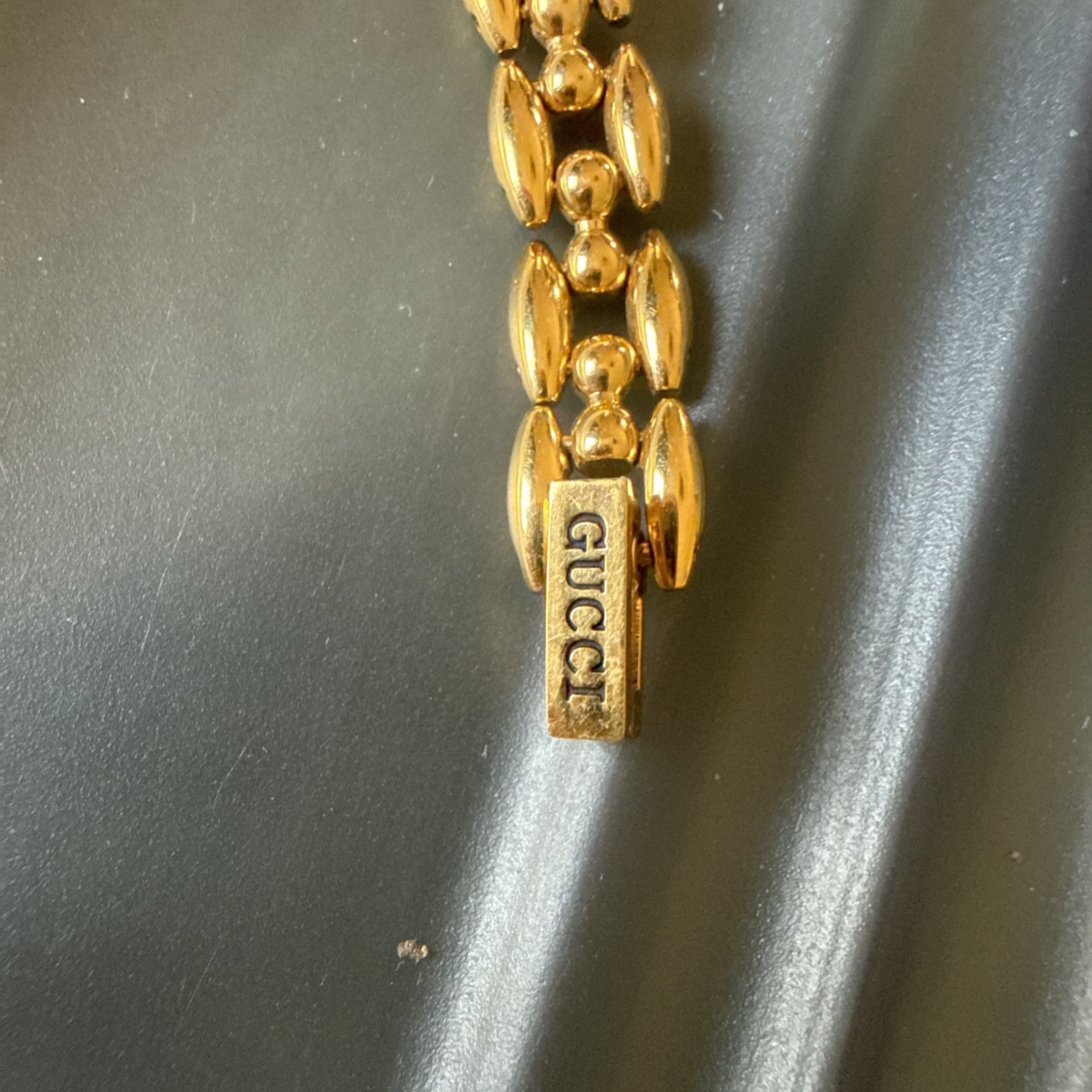 Vintage Gucci 11/12.2 Change Bezel Watch Gold Tone Swiss Made Women’s