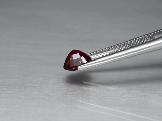 RUBY 1.31 ct Red Oval 6.5×5.4×4.3 mm Natural Untreated Unheated from Madagascar